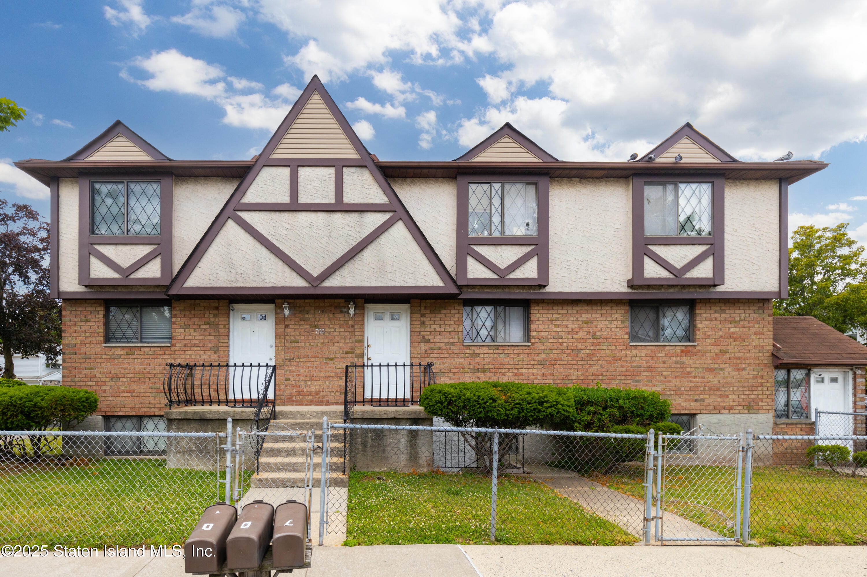 700 Travis Avenue Image 1