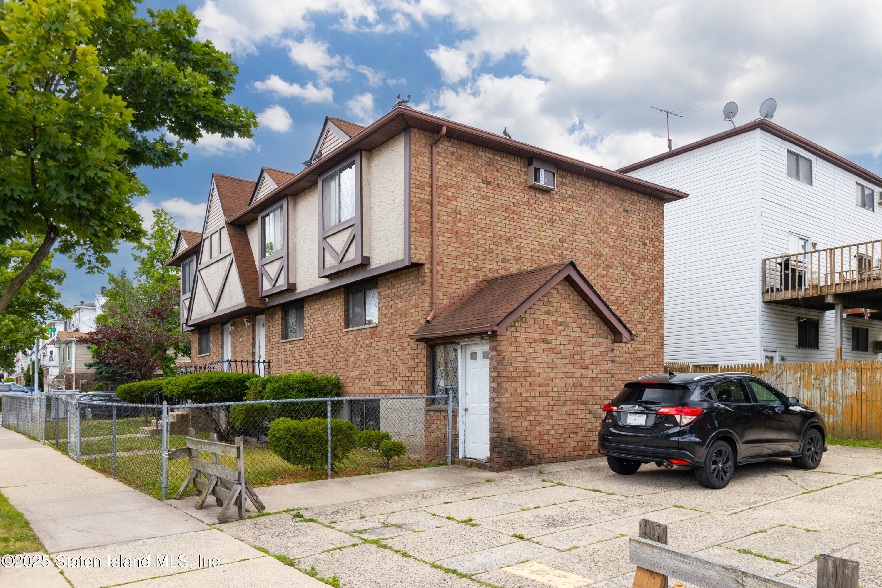 700 Travis Avenue Image 4