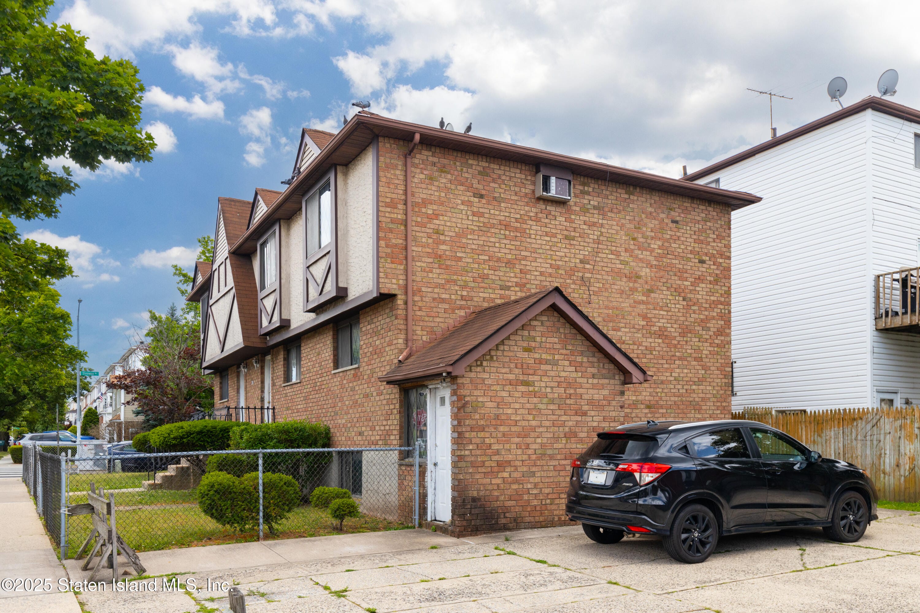 700 Travis Avenue Image 5