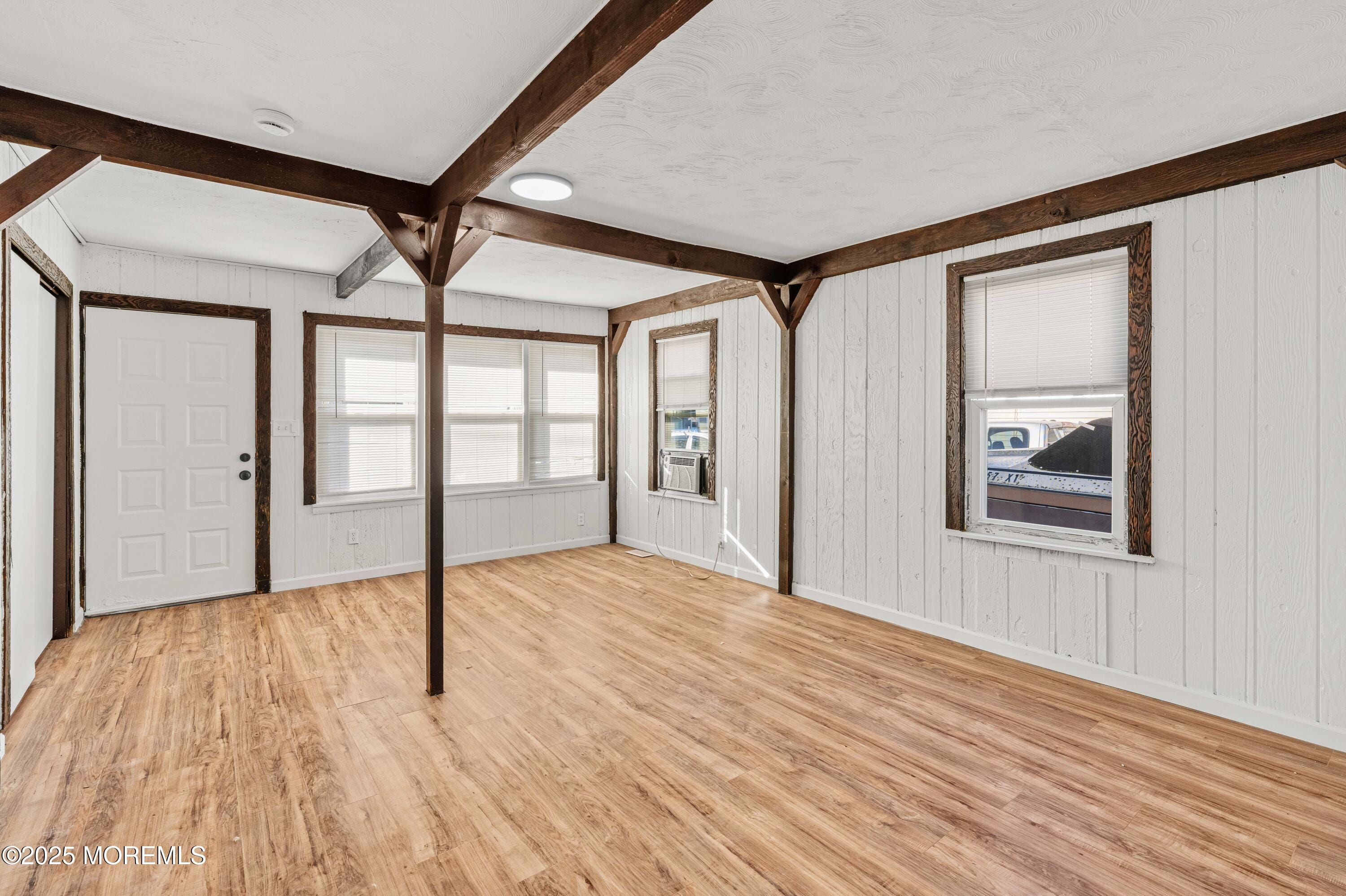 363 Ocean Boulevard Image 5