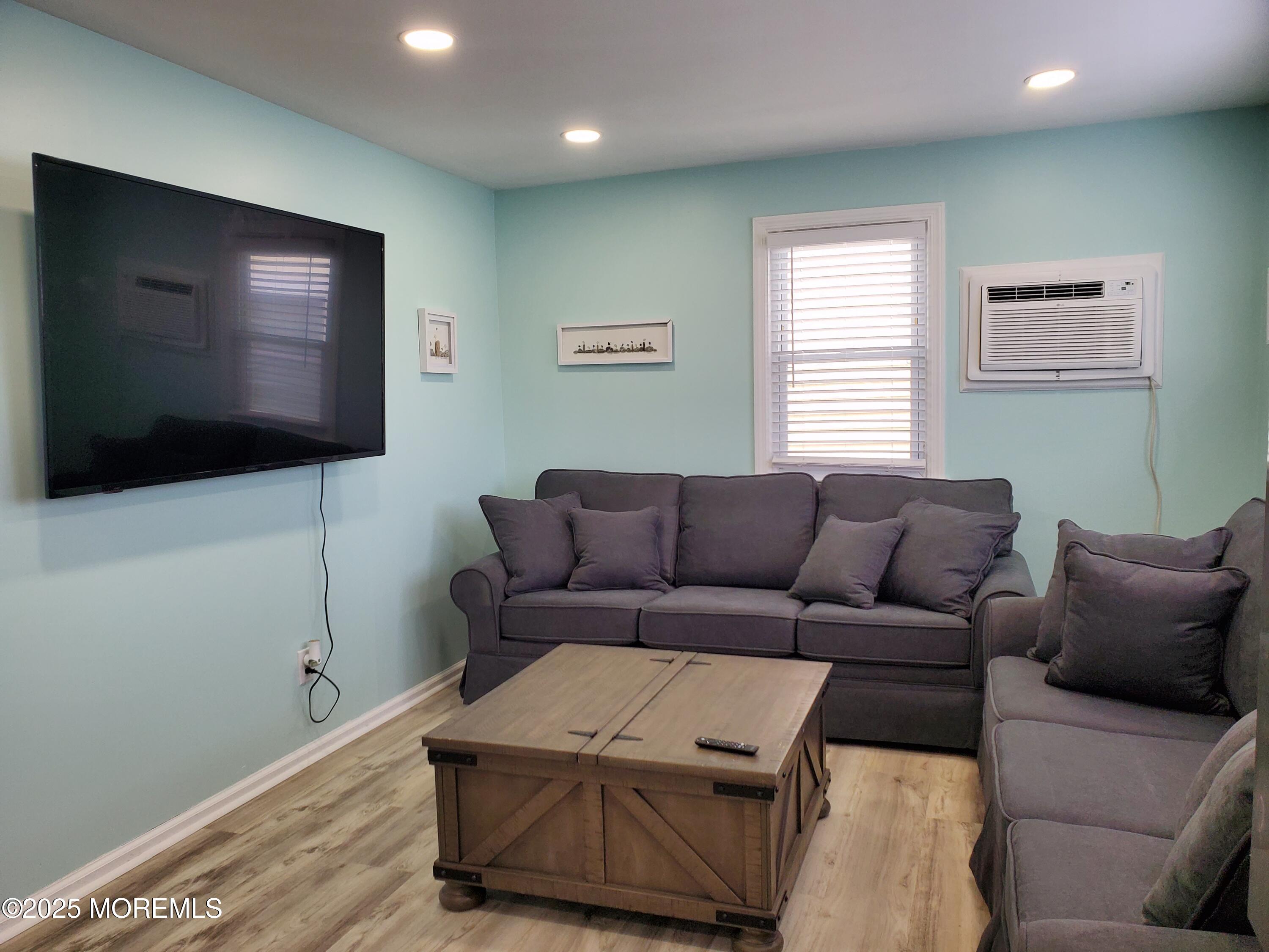 115 Dupont Avenue A Image 3