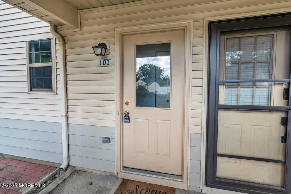 101 Violet Lane Image 3
