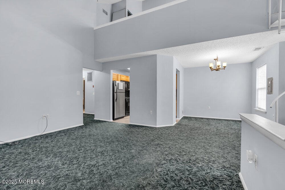101 Violet Lane Image 5
