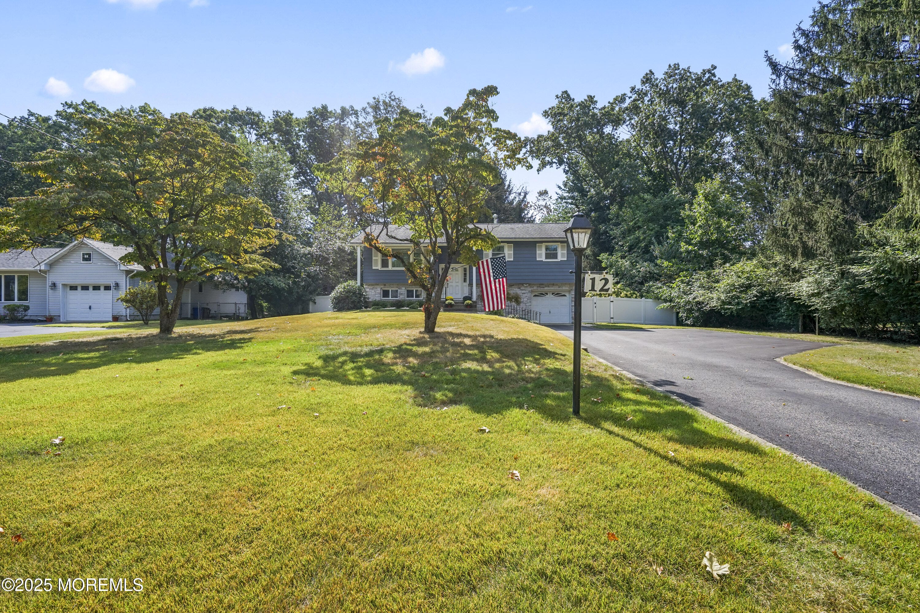 12 Locust Grove Lane Image 3