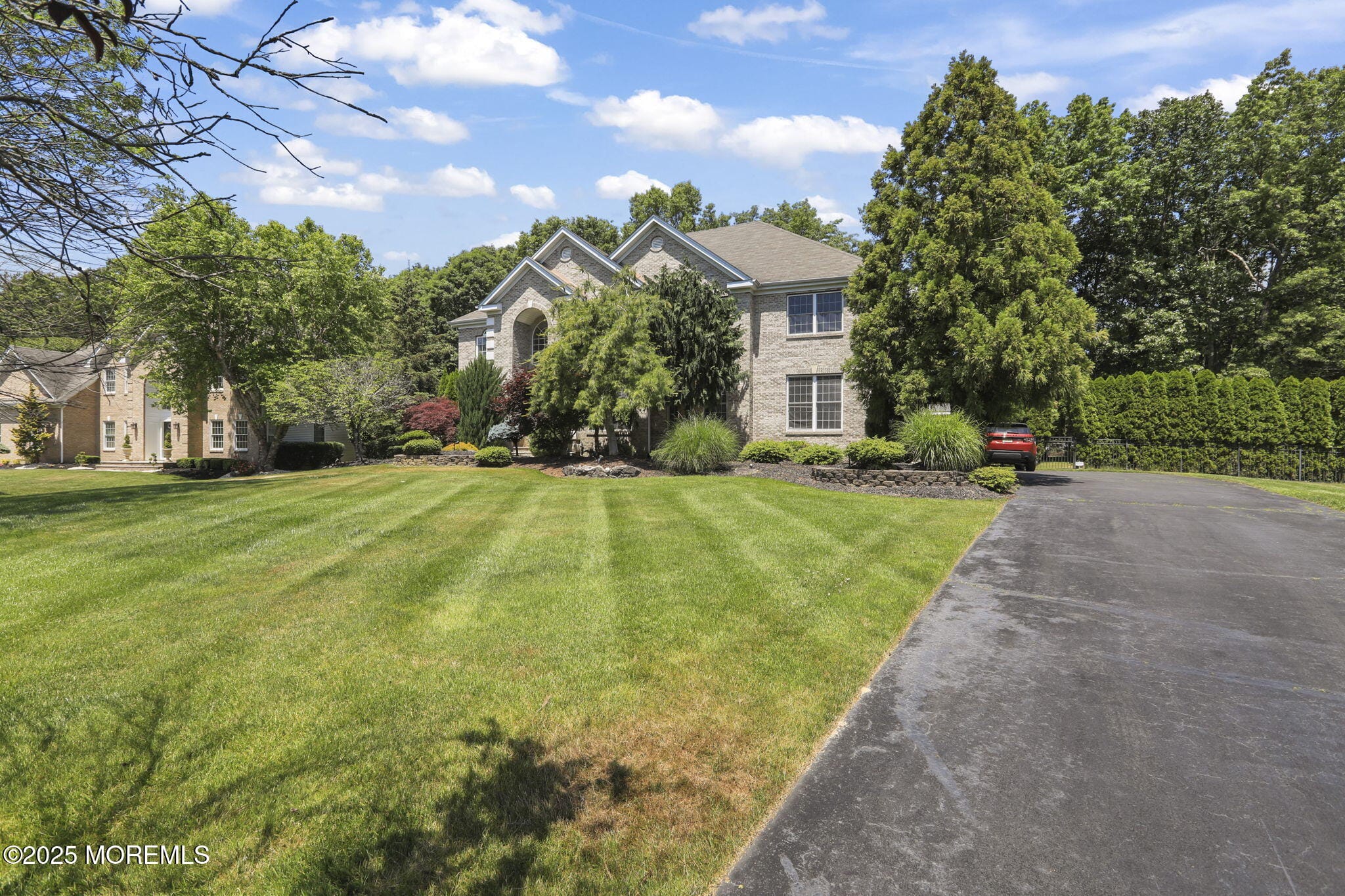 7 Round Hill Road Image 4