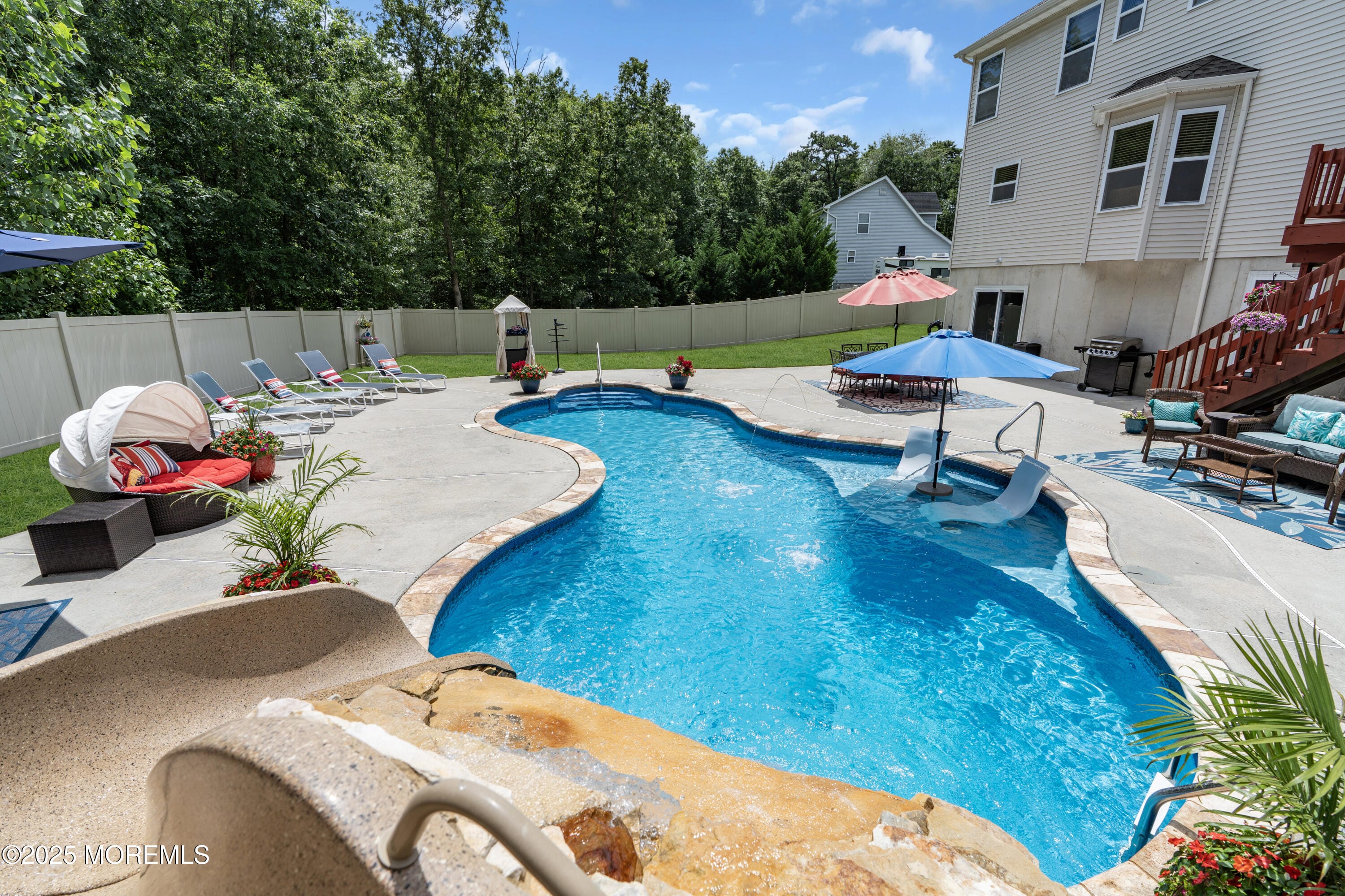 5 Maxim Court Image 2