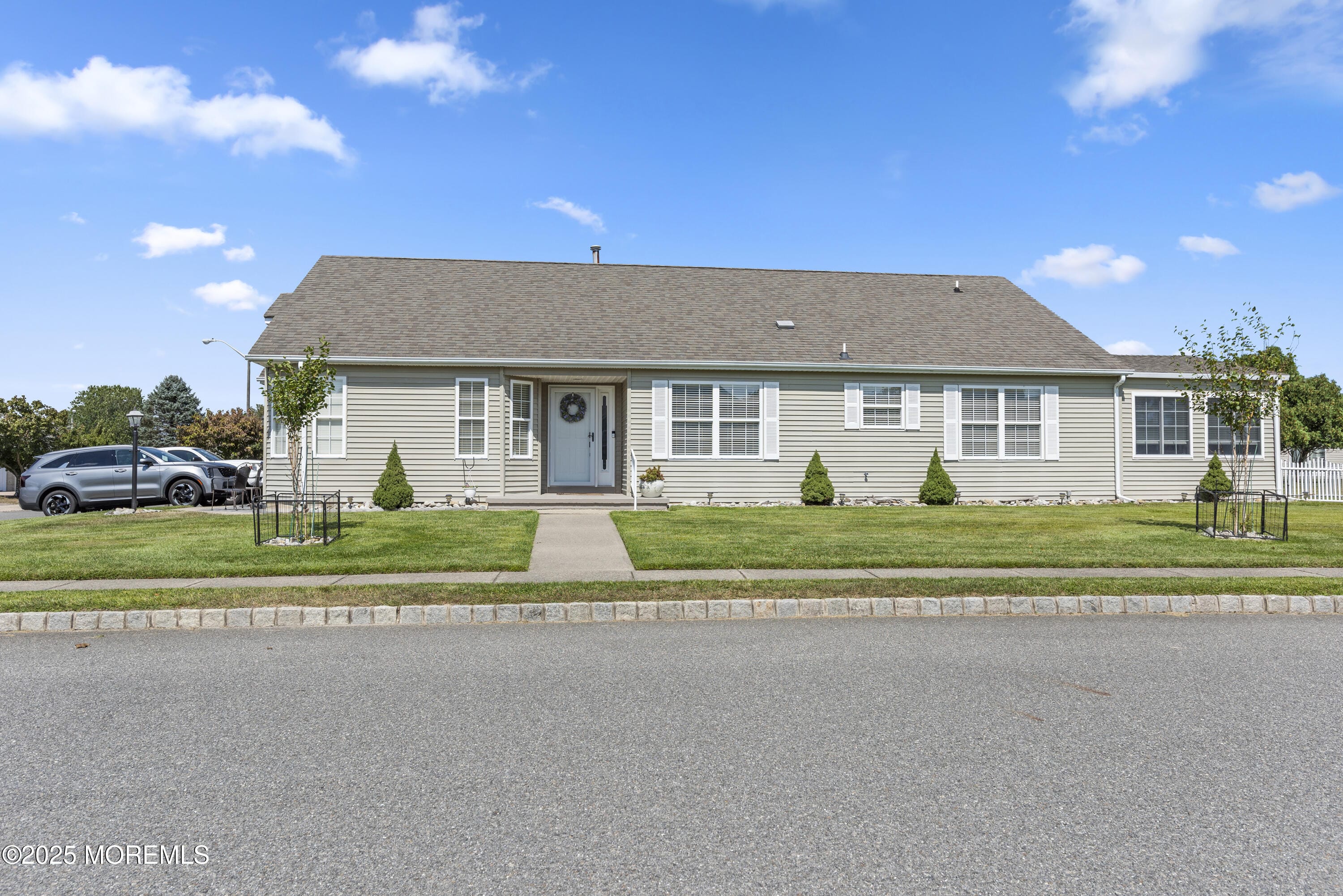 10 Colwyn Way, Toms River, NJ, 08757