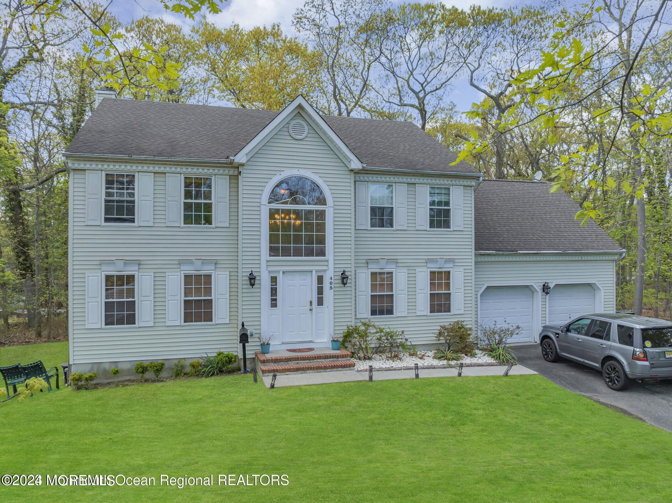 405 Lawrence Avenue Image 5