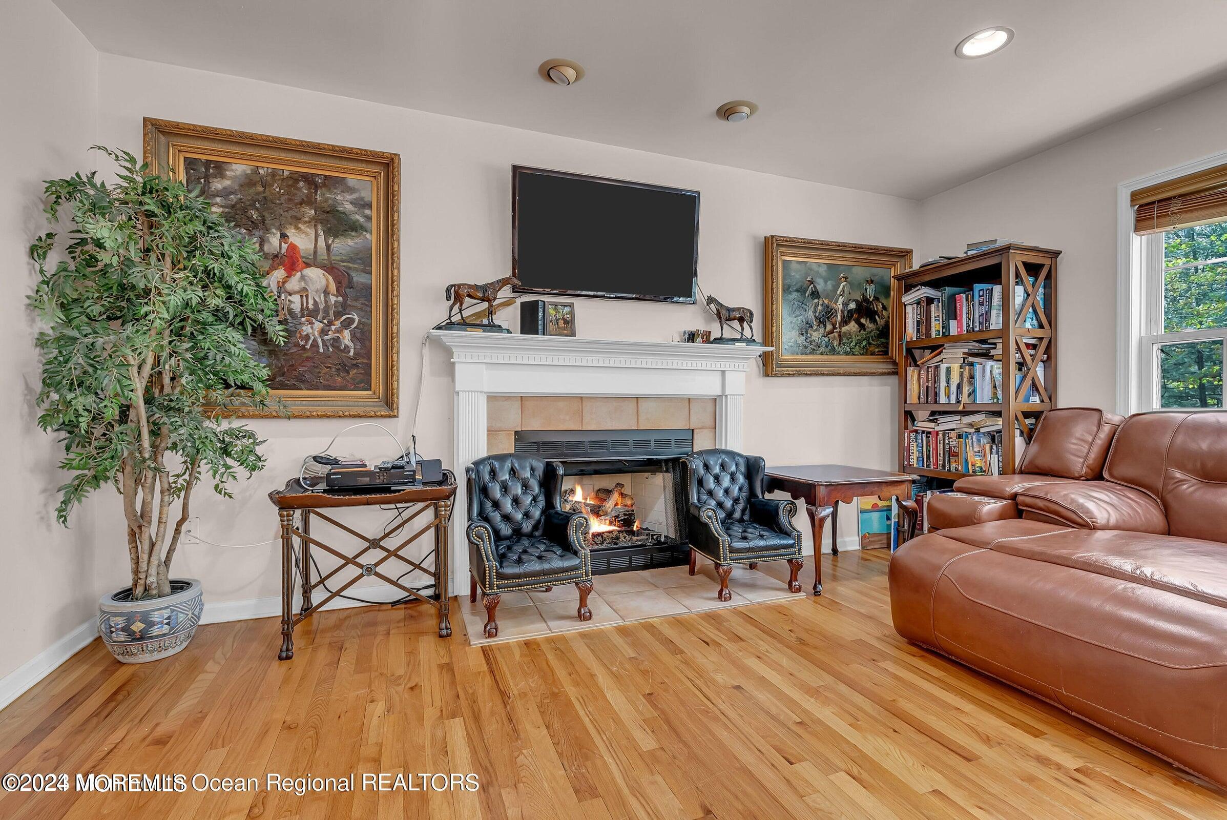 405 Lawrence Avenue, Oakhurst, NJ, 07755 image 11