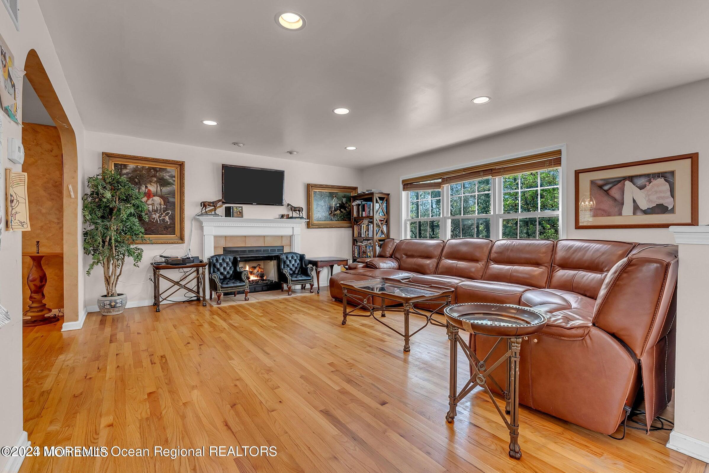 405 Lawrence Avenue, Oakhurst, NJ, 07755 image 12