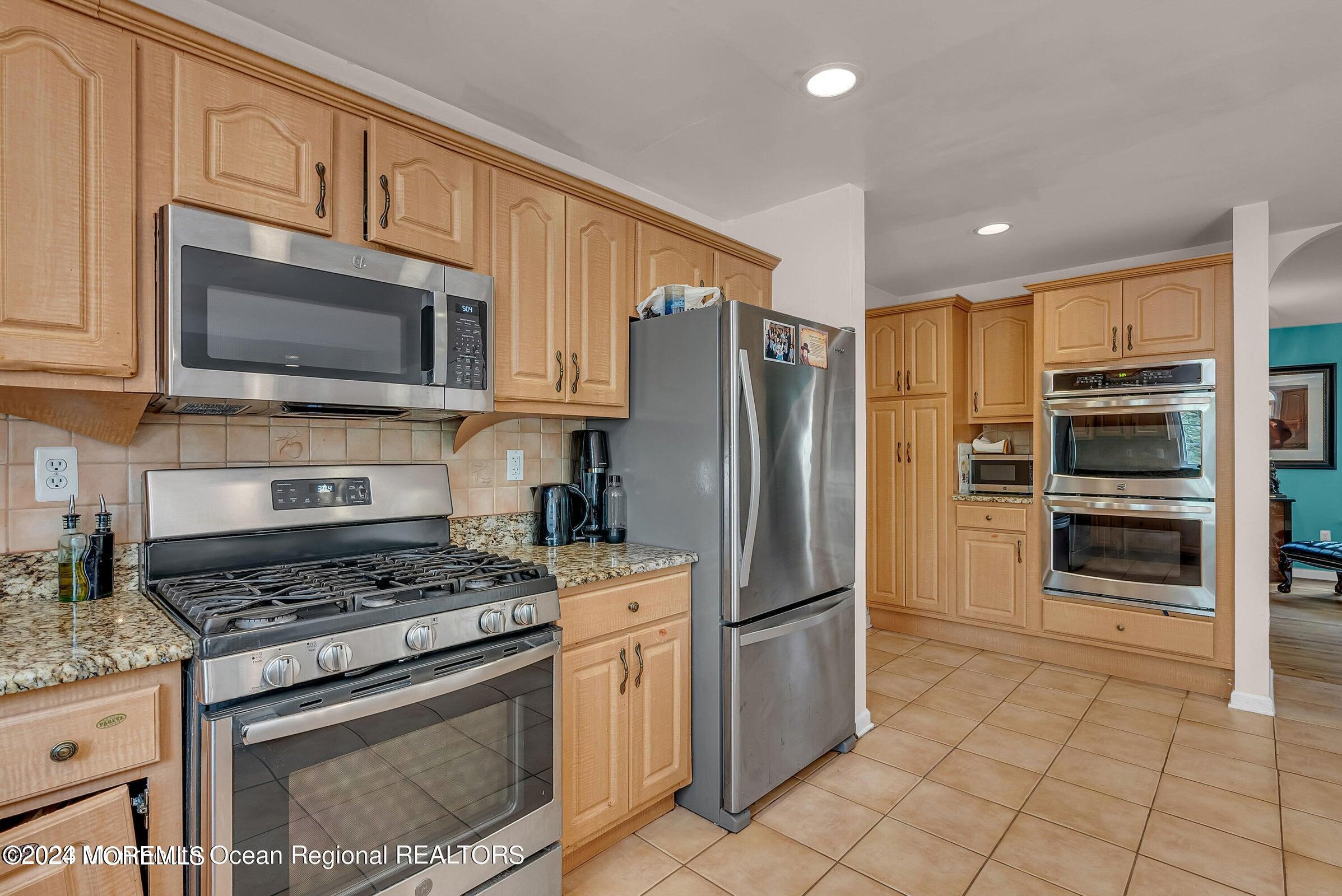 405 Lawrence Avenue, Oakhurst, NJ, 07755 image 17