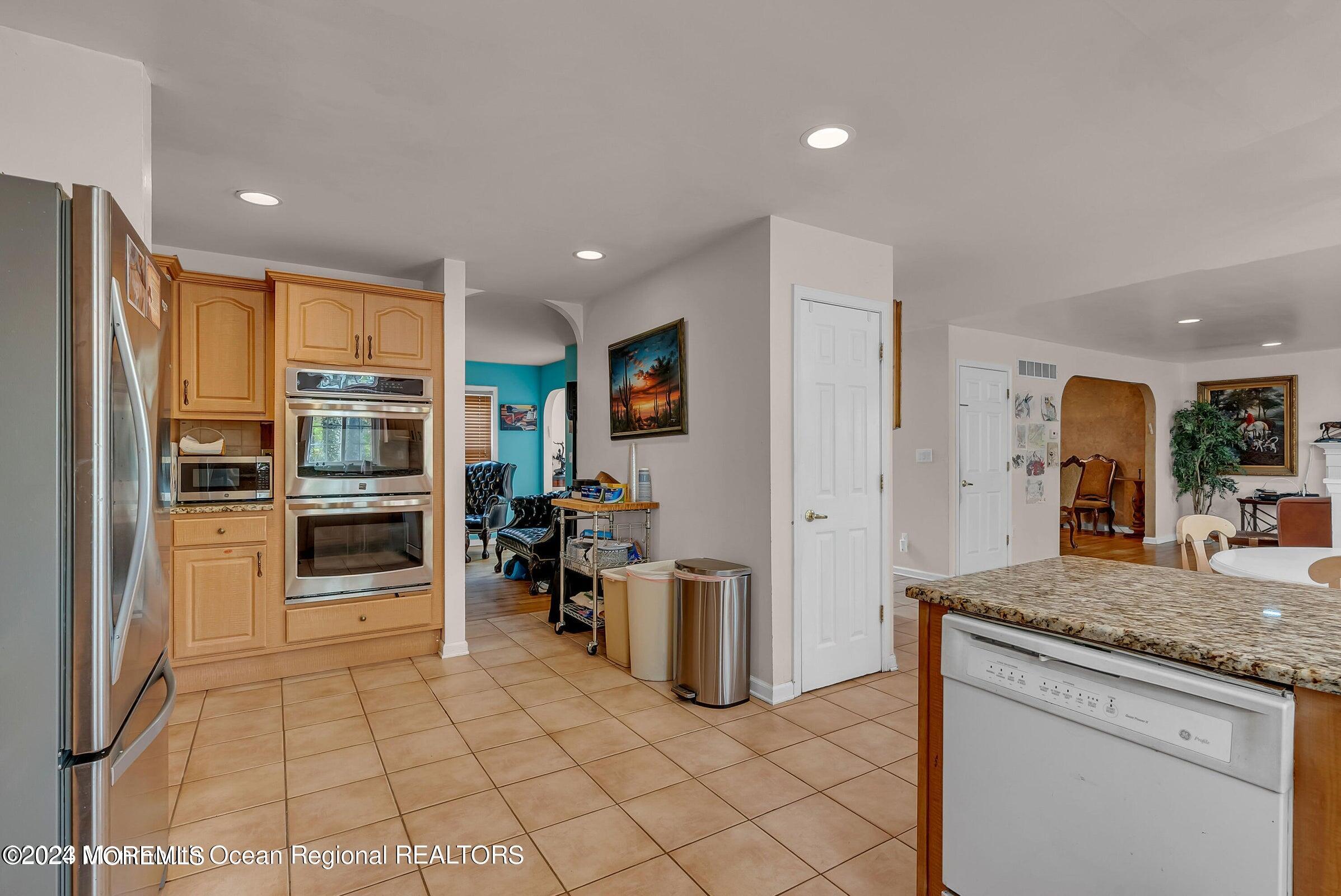 405 Lawrence Avenue, Oakhurst, NJ, 07755 image 18