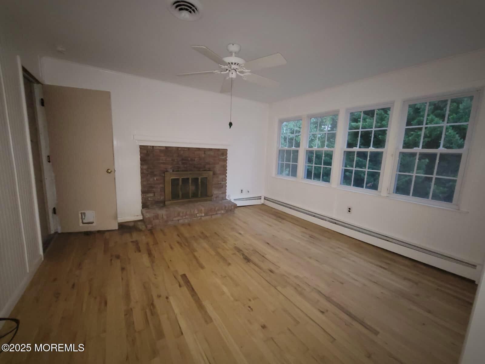 843 Edgebrook Drive Image 4