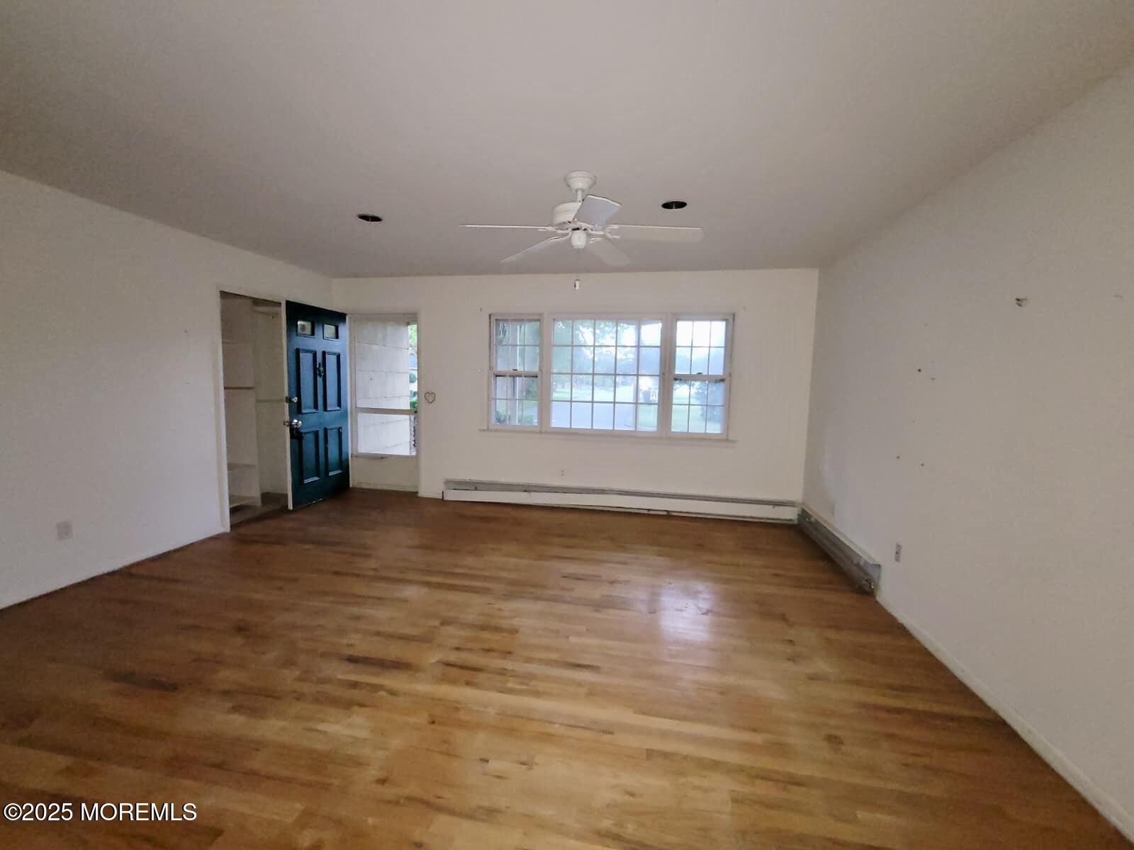843 Edgebrook Drive Image 3