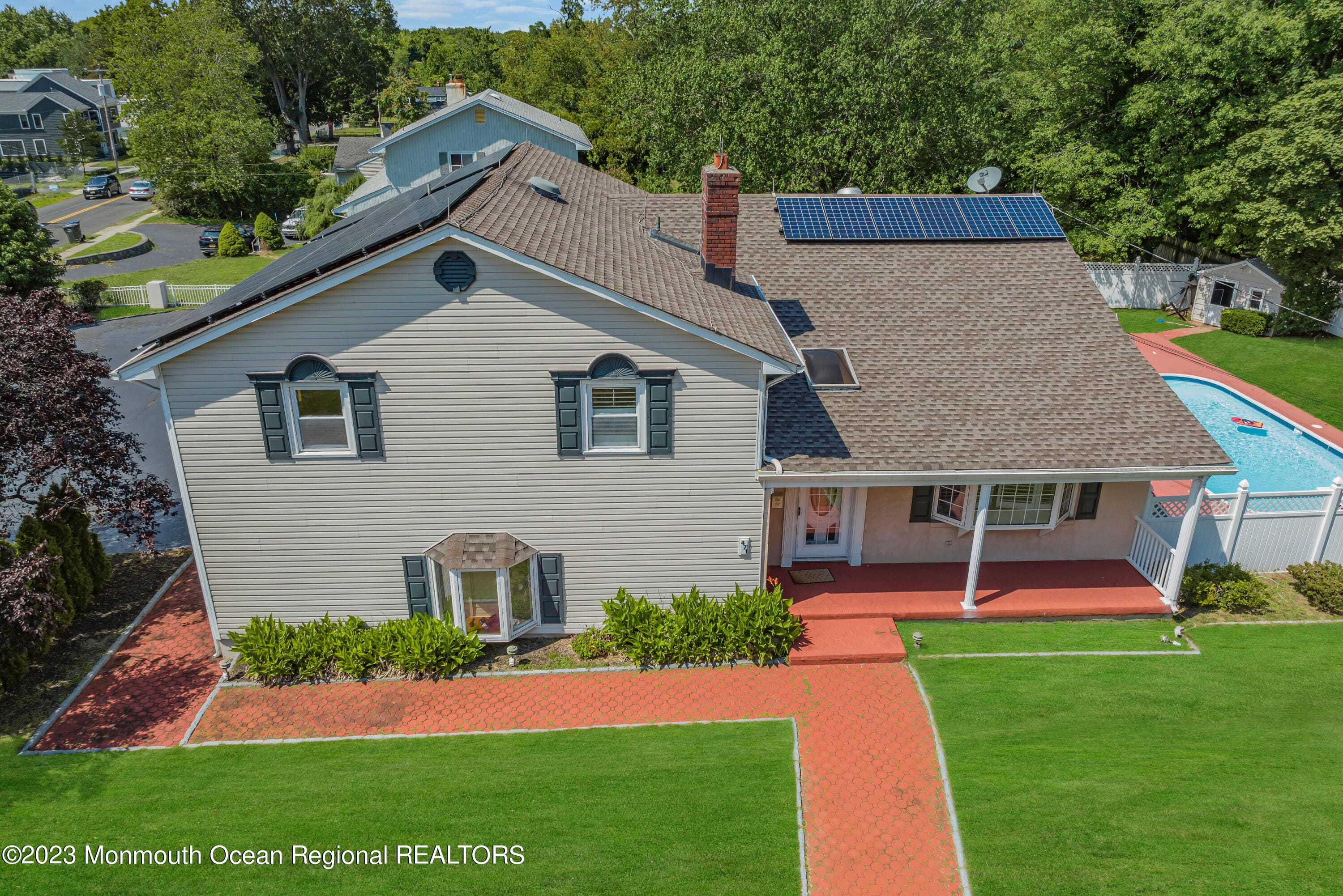 471 W Park Avenue Image 3
