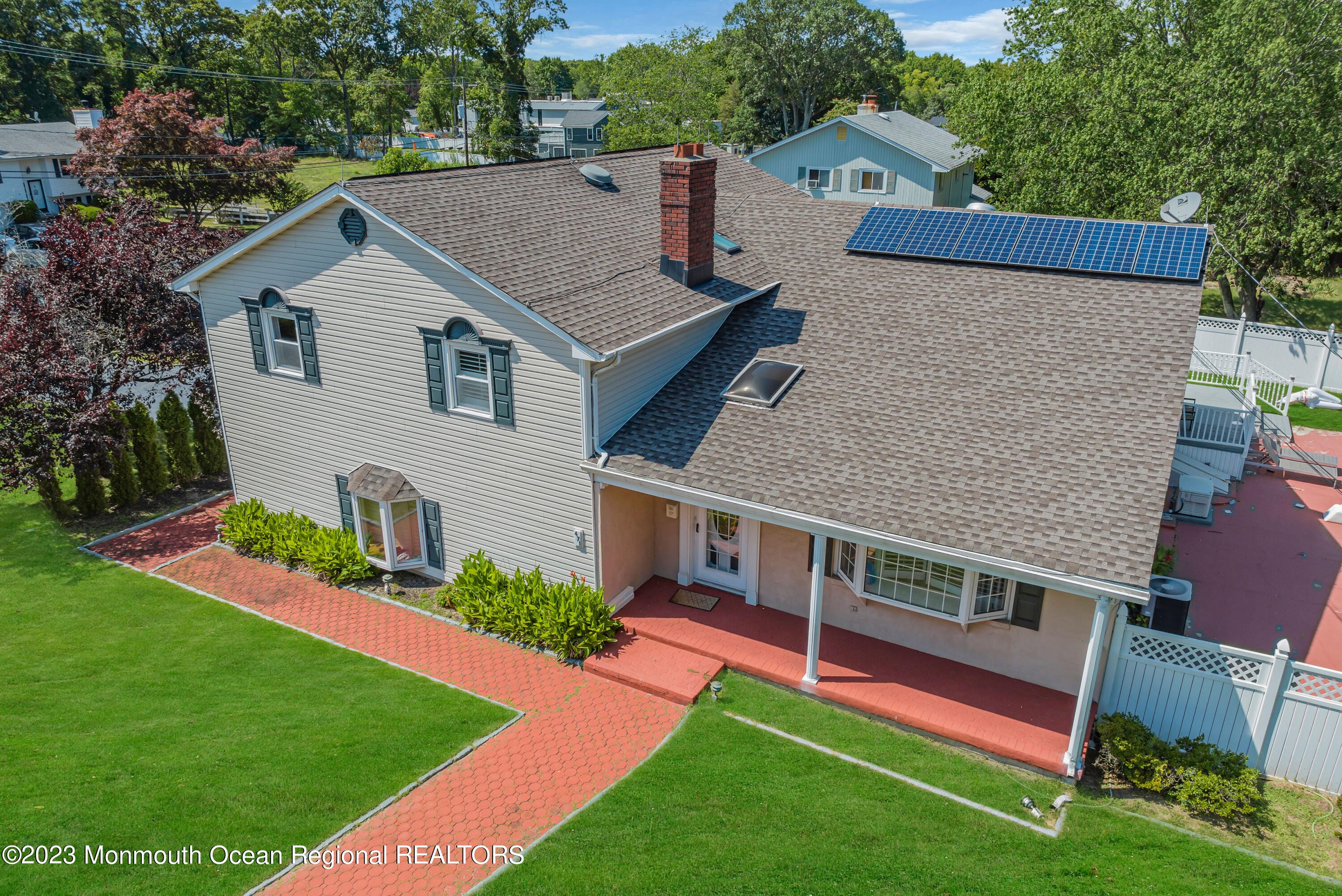471 W Park Avenue Image 4