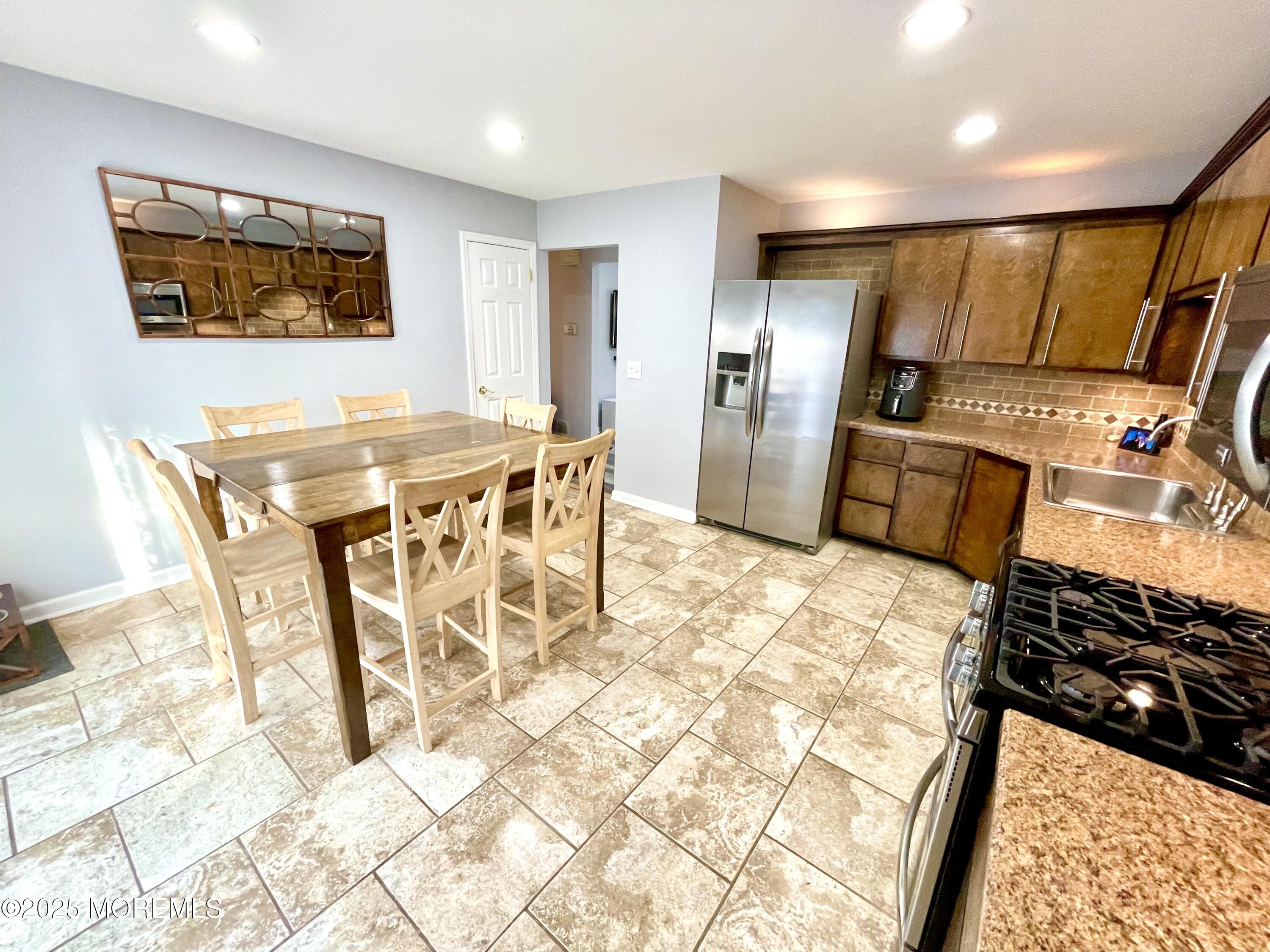 752 Leeward Avenue Image 5