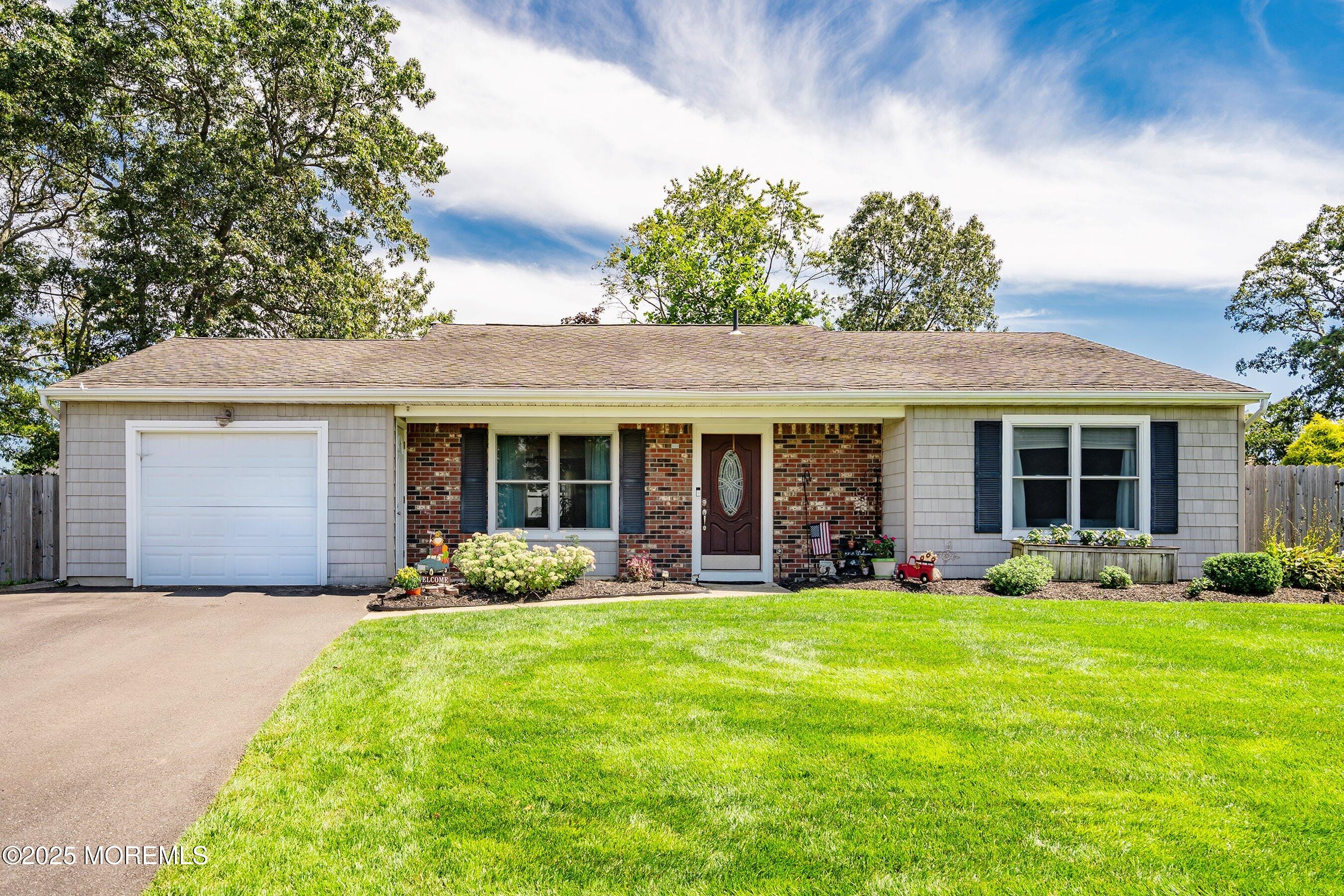 1149 Laurel Drive Image 2