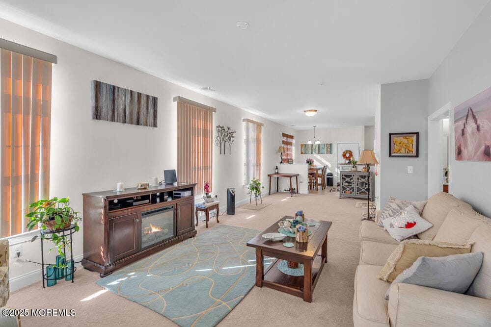 40 University Drive Image 2