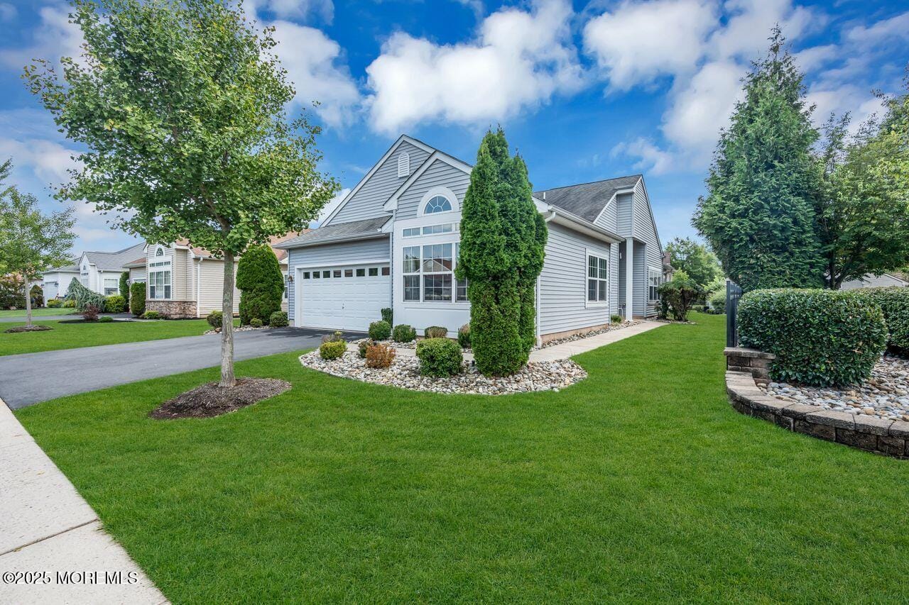 12 Medici Drive, Franklin Twp, NJ, 08873