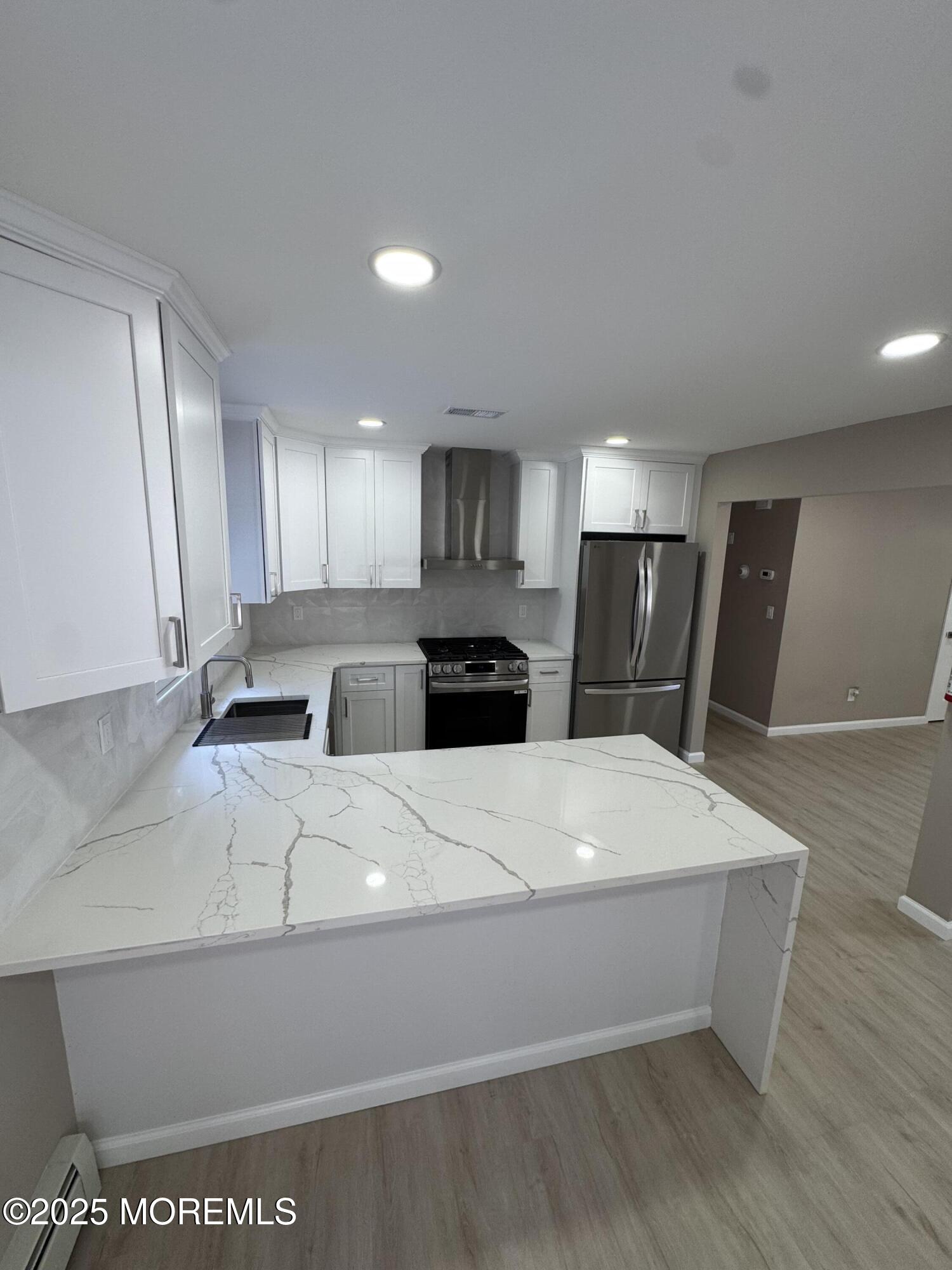 30 Zeeland Drive Image 2