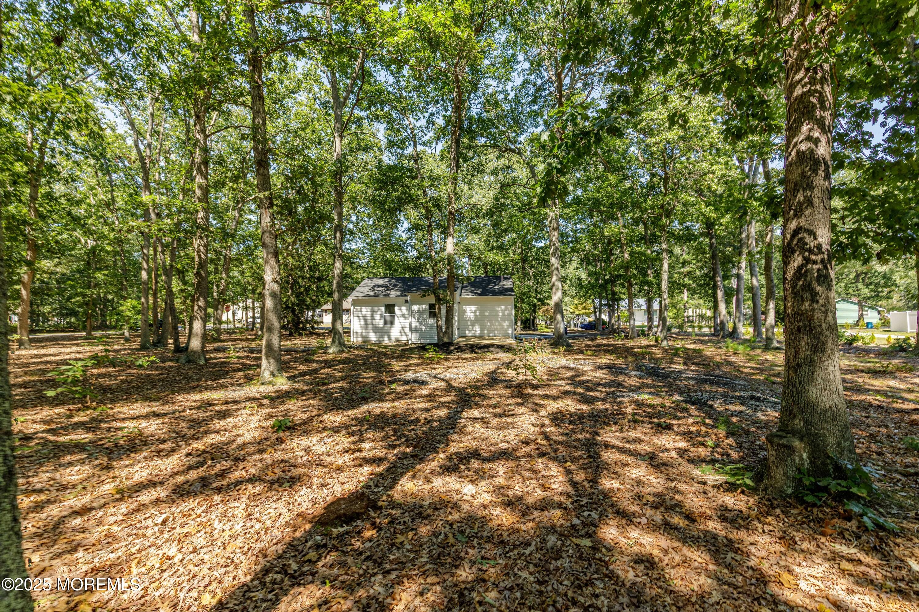 129 Bayberry Avenue Image 4