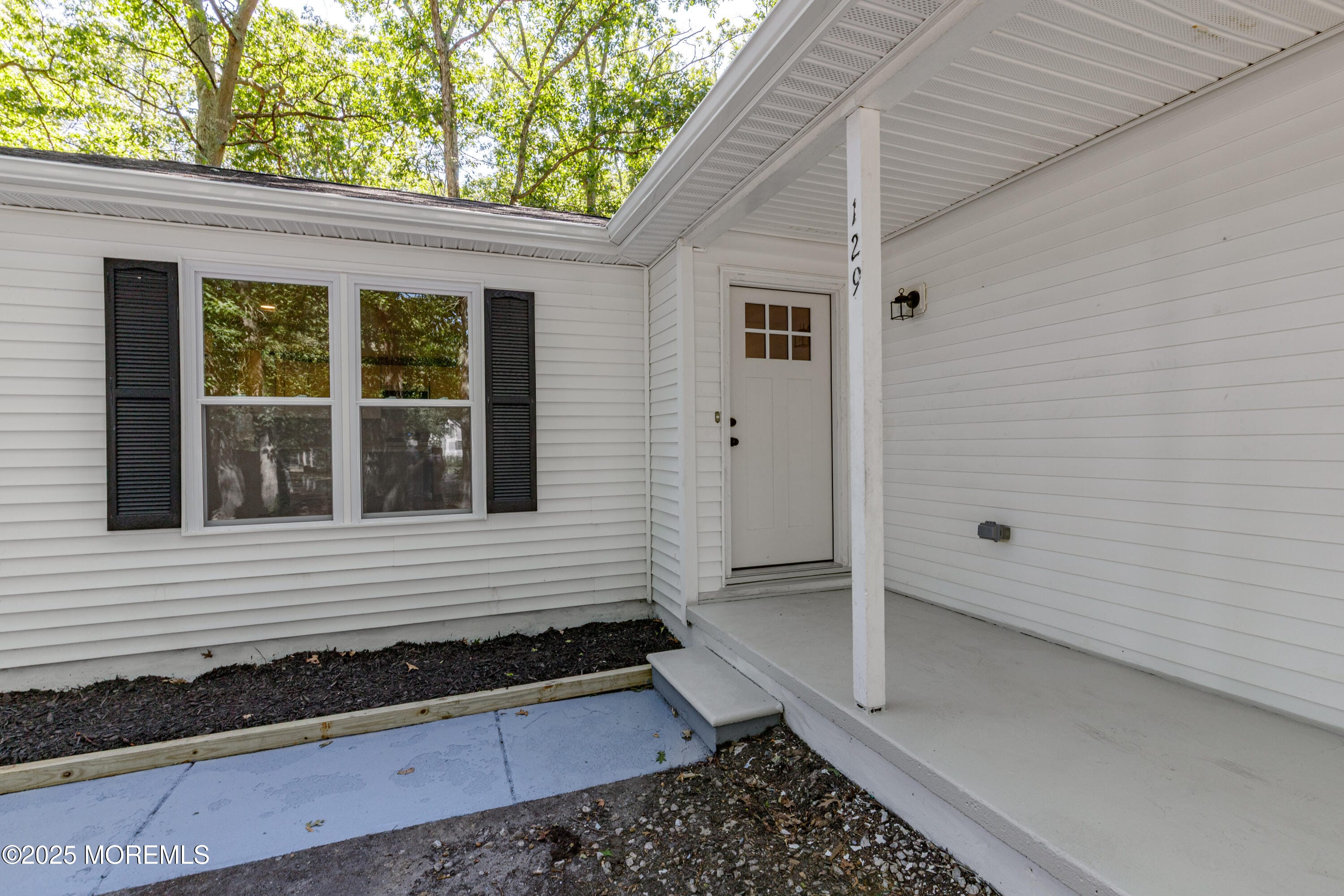 129 Bayberry Avenue Image 5