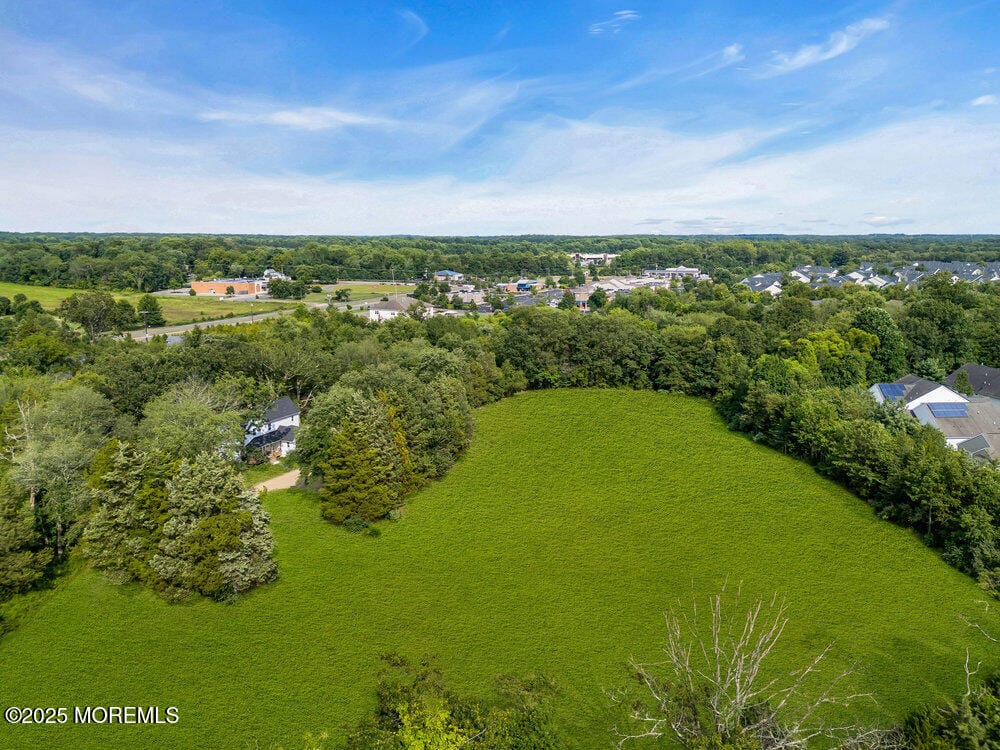 393 N County Line Road Image 3