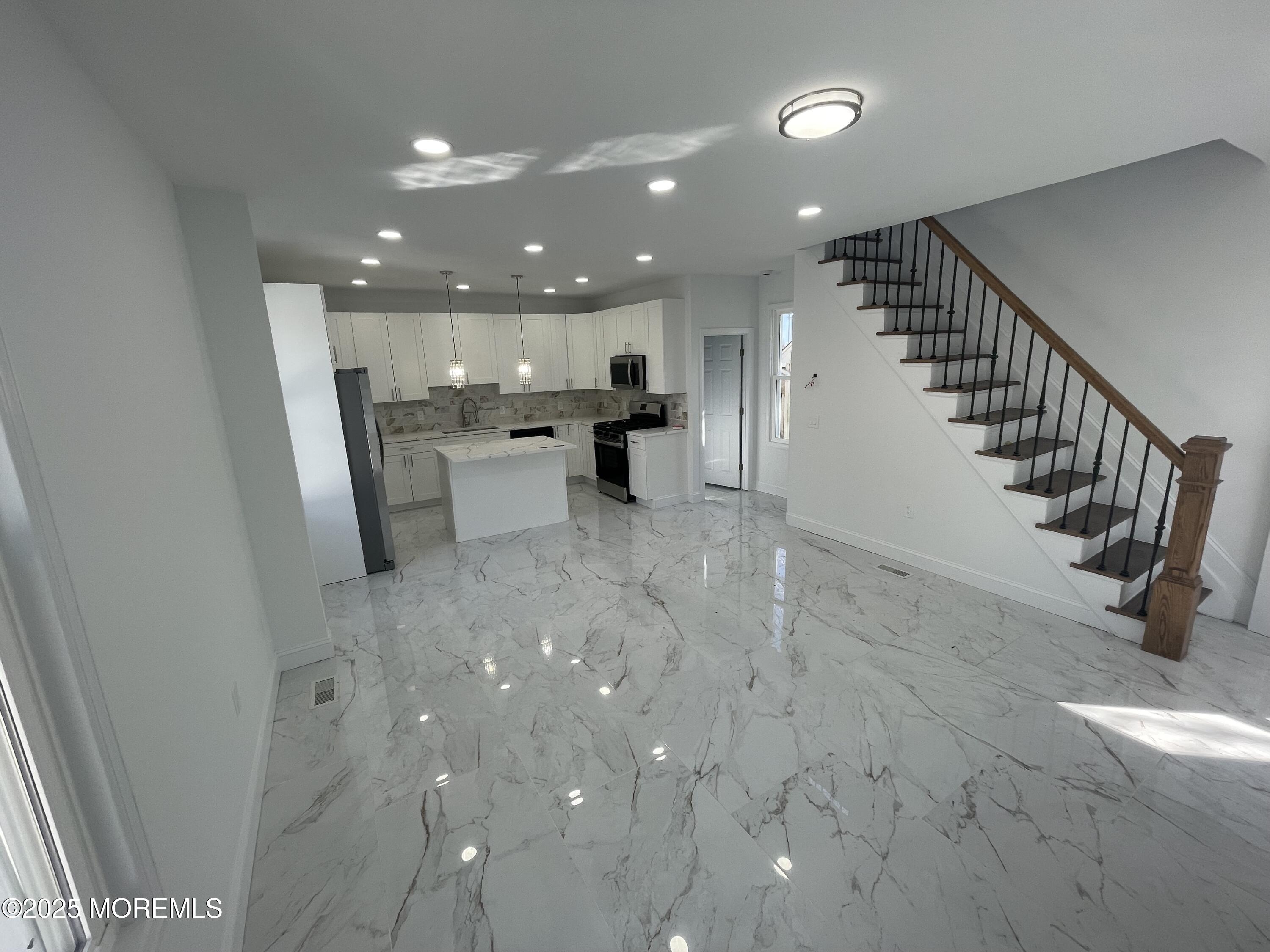 253 S Pearl Street Image 2