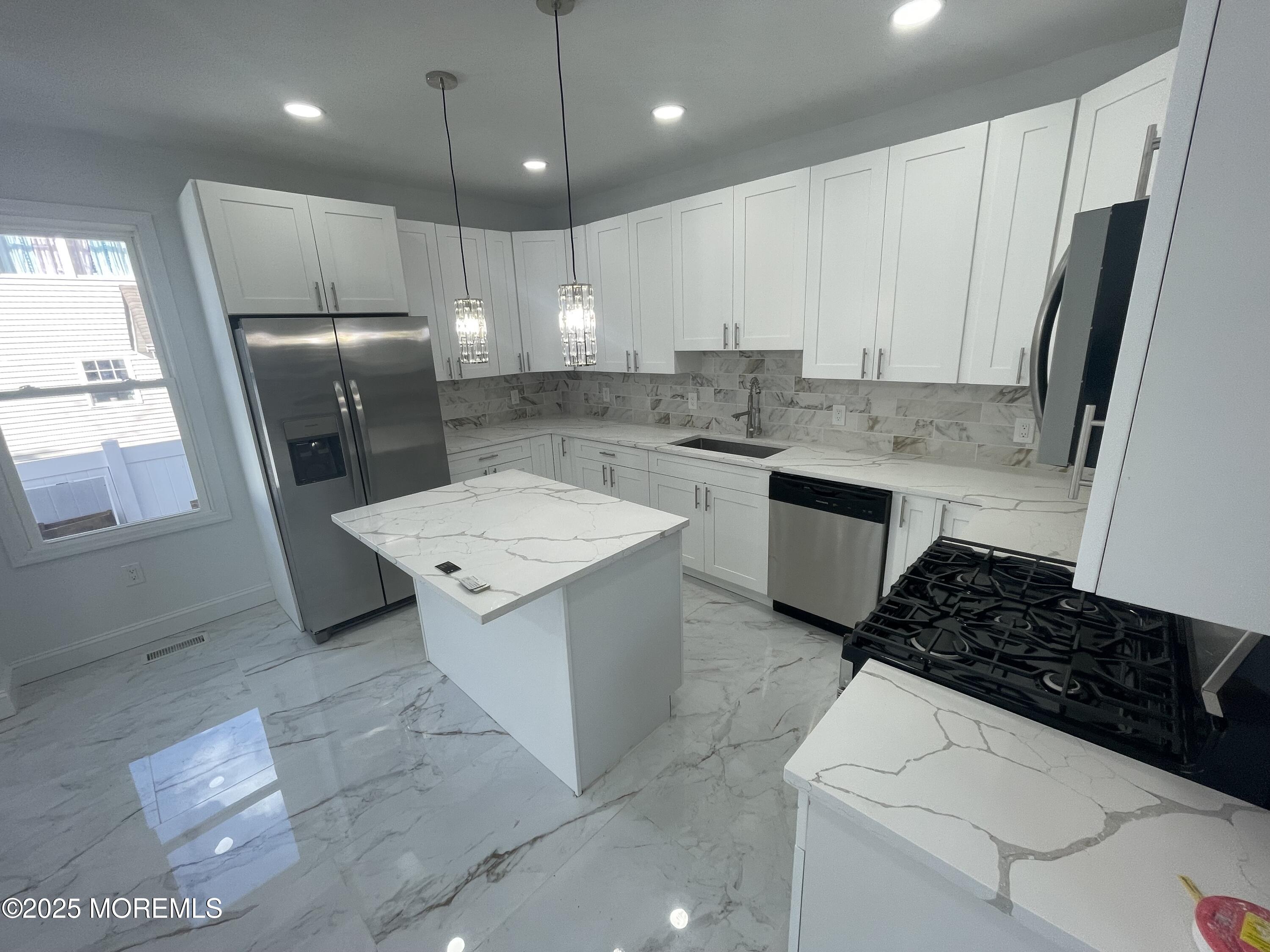 253 S Pearl Street Image 4