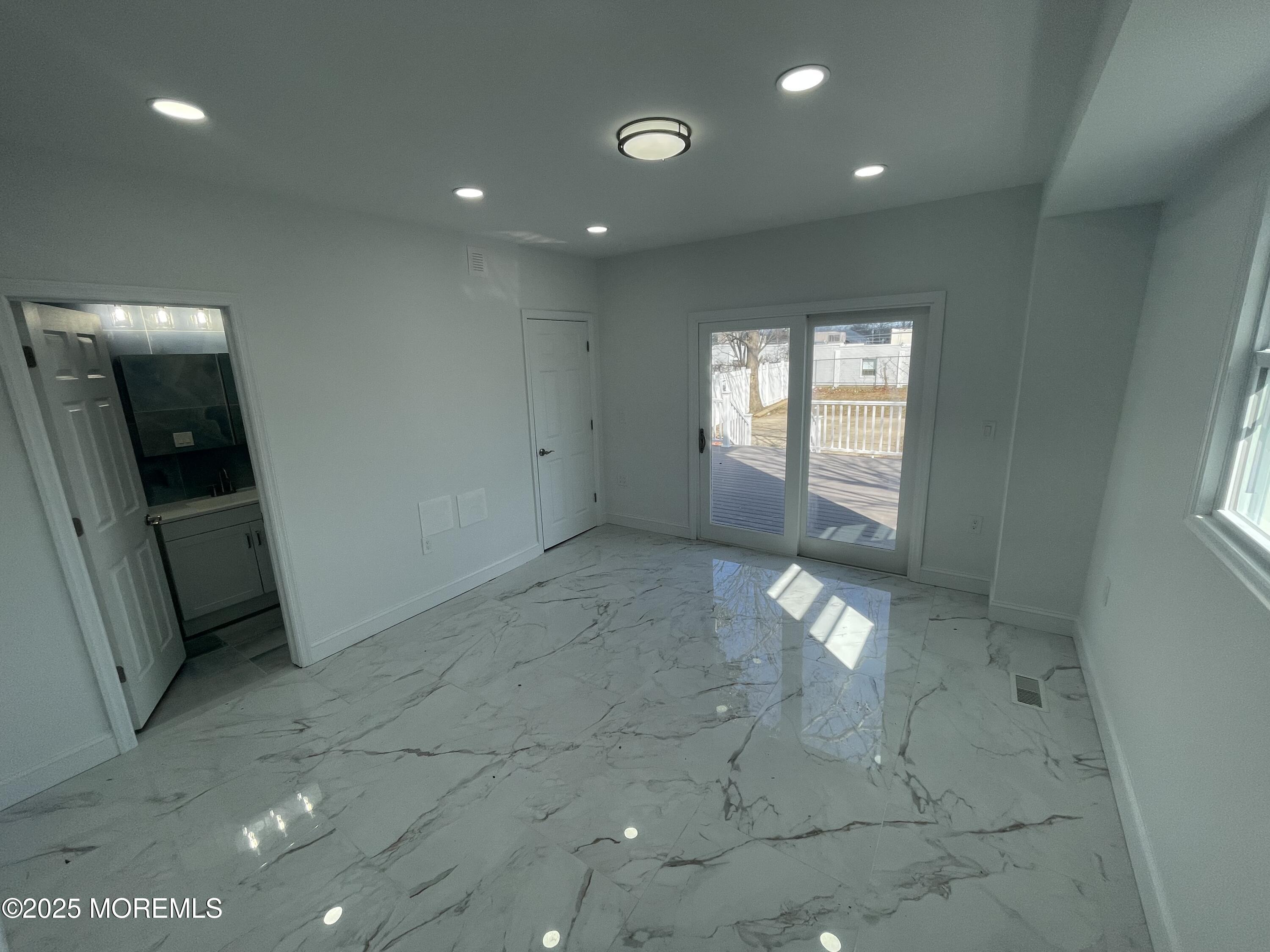 253 S Pearl Street Image 5