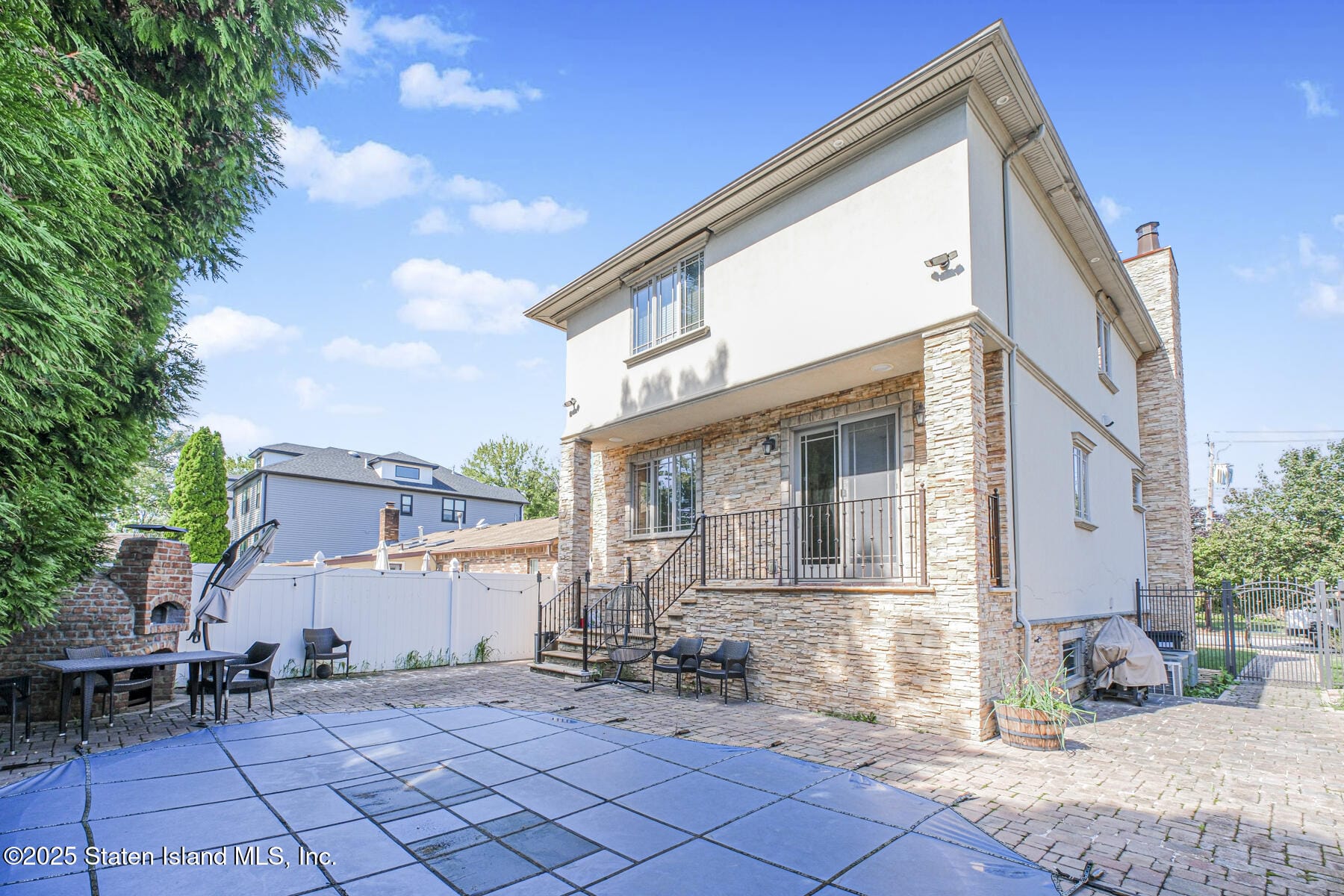 338 Edgegrove Avenue Image 5