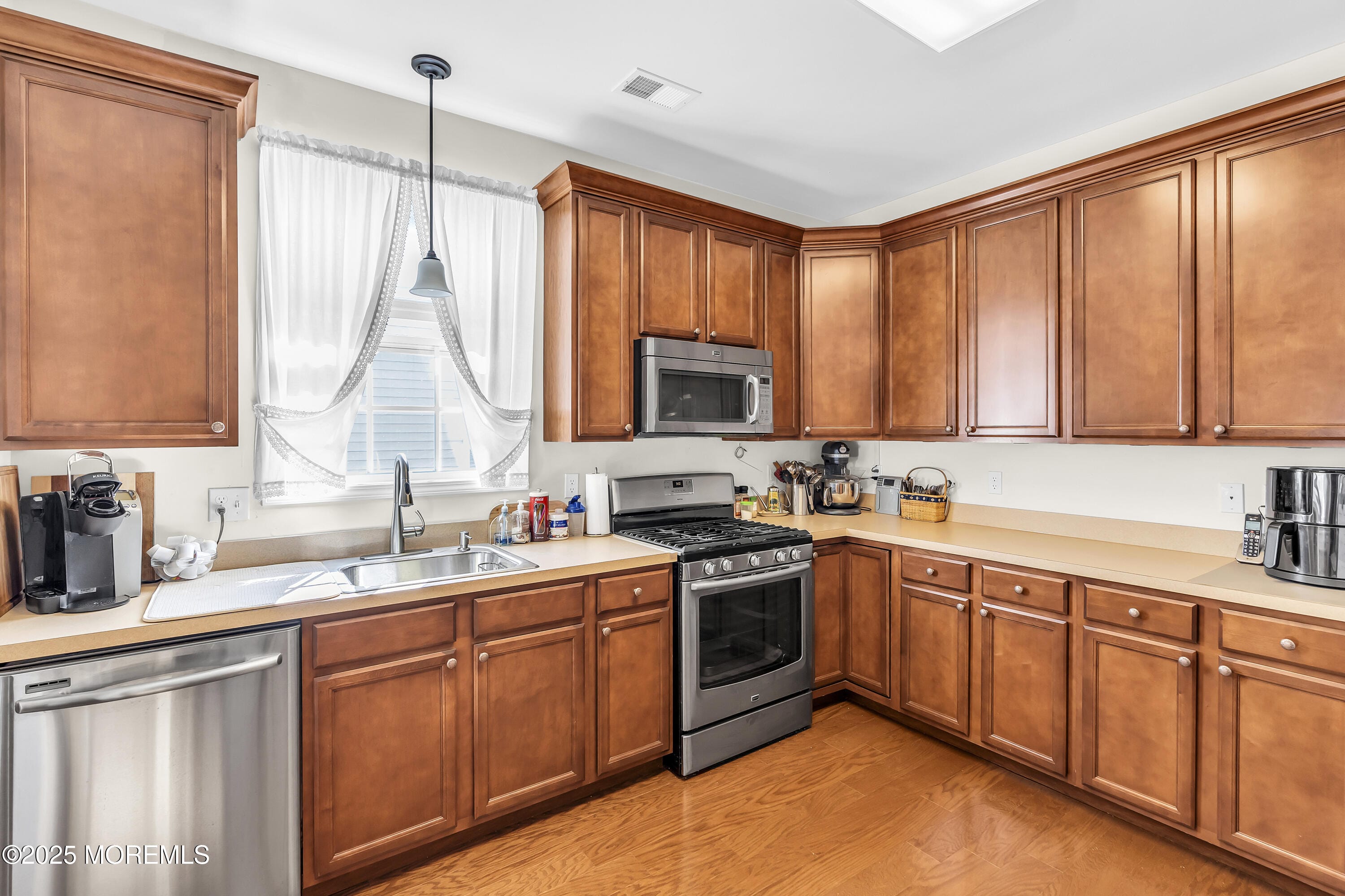 20 Snowberry Lane, Howell, NJ, 07731 image 6