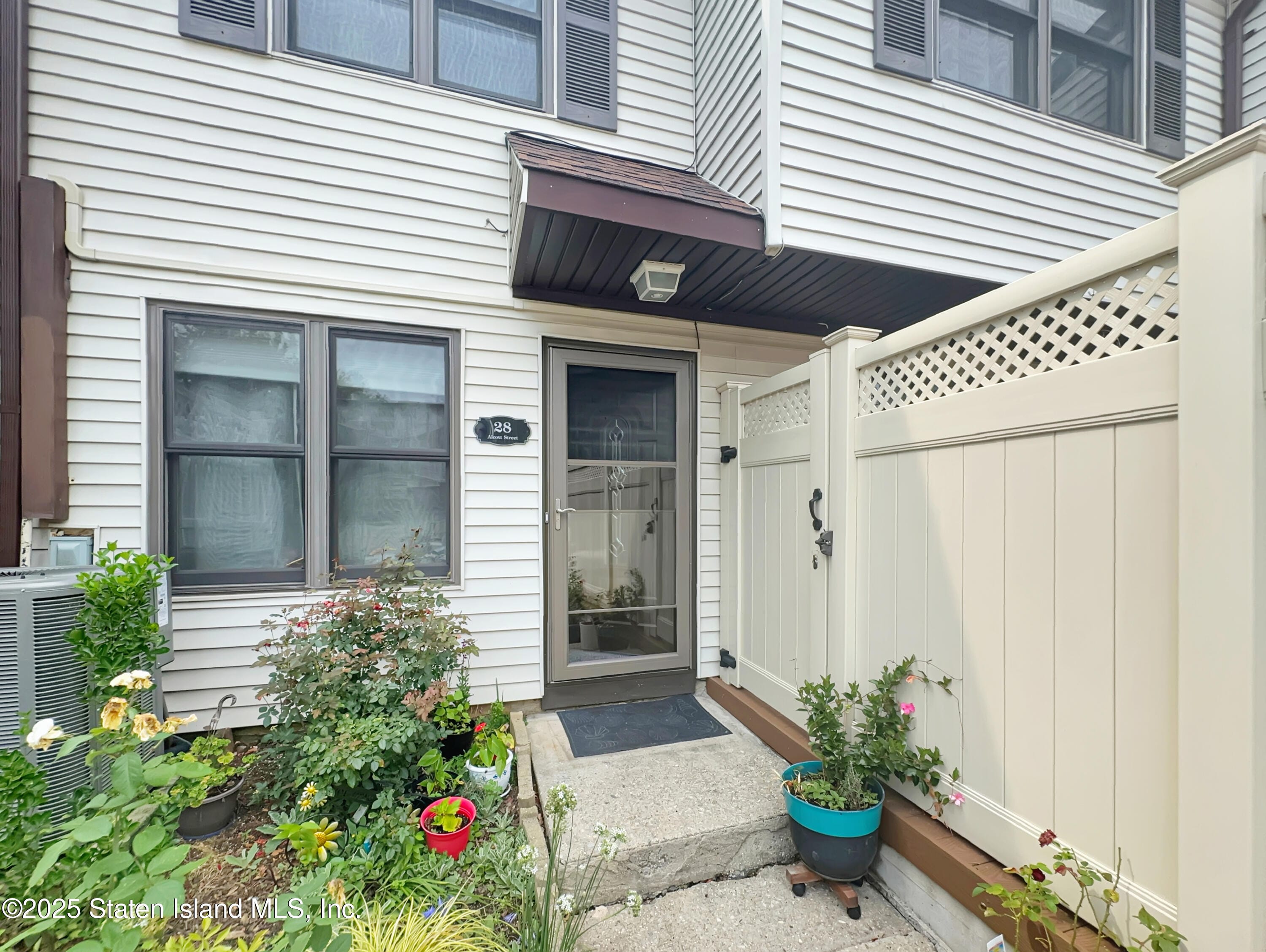 28 Alcott Street Image 4