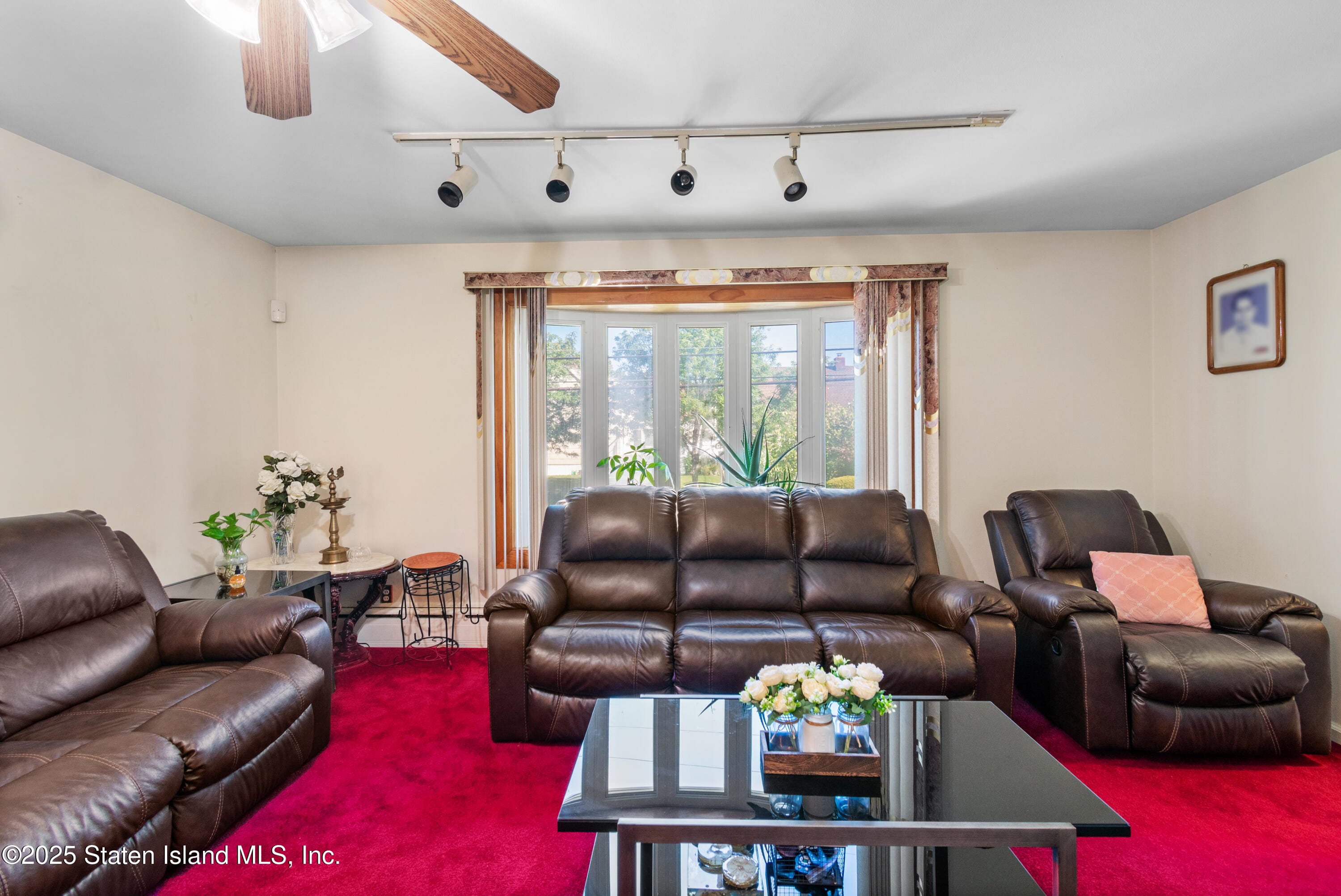 44 Holden Boulevard Image 5