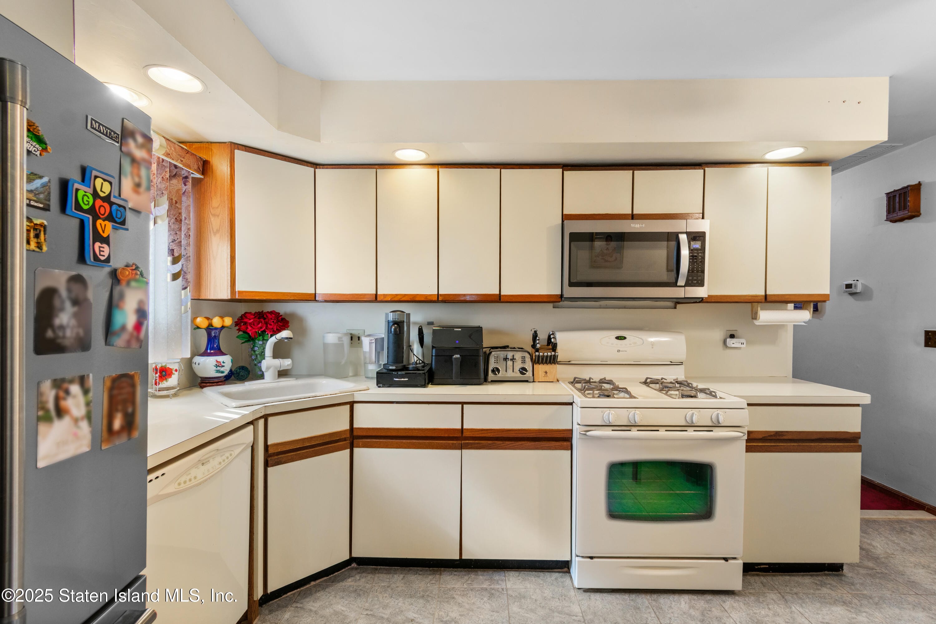 44 Holden Boulevard, Staten Island, NY, 10314 image 12