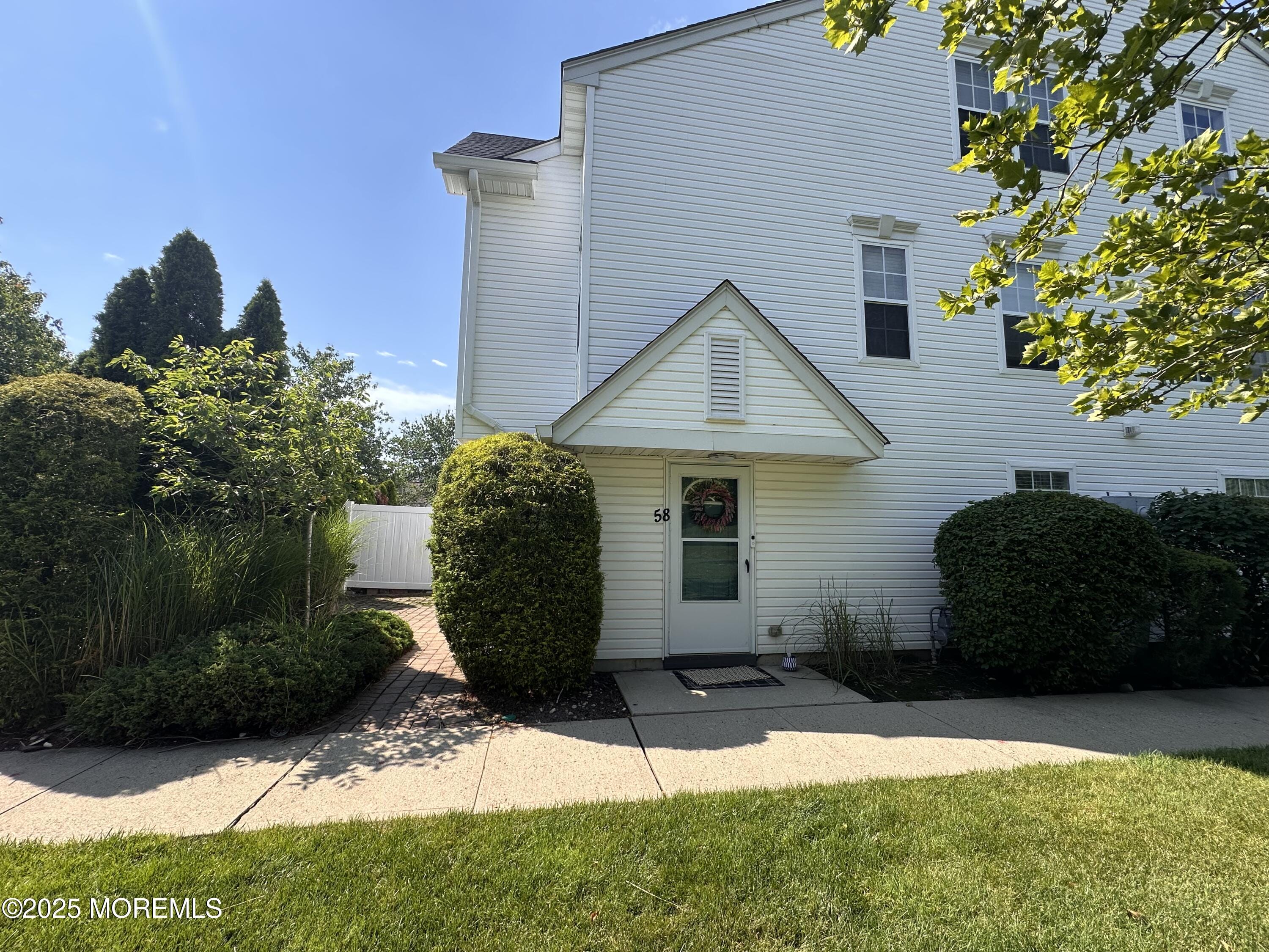 58 Madison Court, Tinton Falls, NJ, 07712