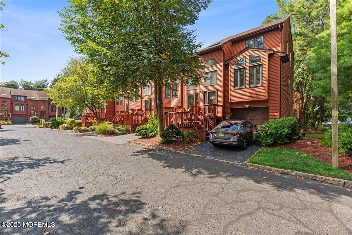 31 Sherry Lane 18 Image 2