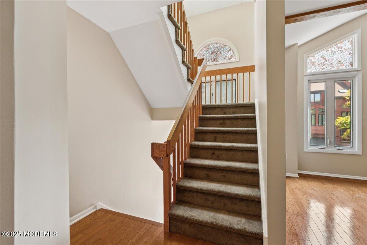 31 Sherry Lane 18 Image 3