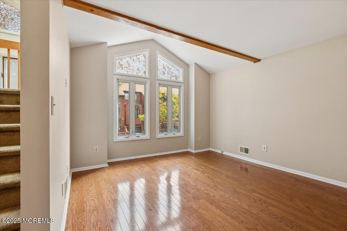 31 Sherry Lane 18 Image 4