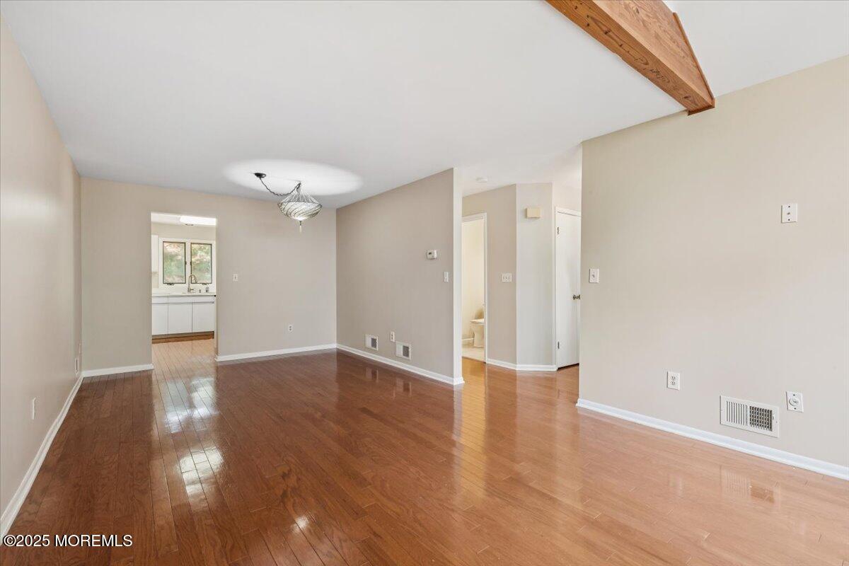 31 Sherry Lane 18 Image 5