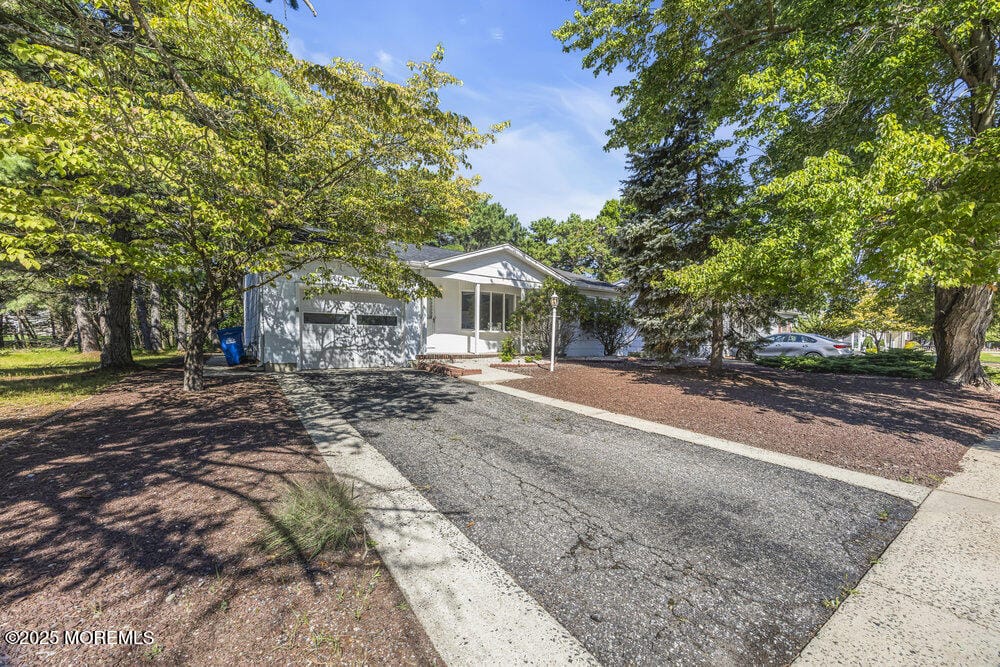 105 Castleton Drive, Toms River, NJ, 08757