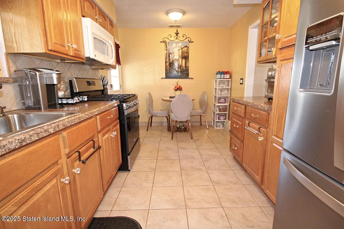 457 Genesee Avenue Image 3