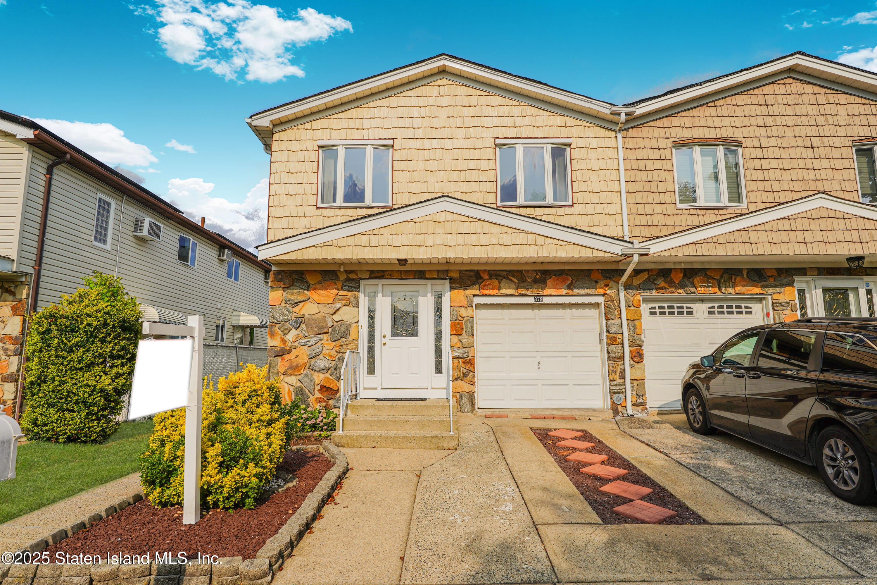 379 Brookfield Avenue Image 1