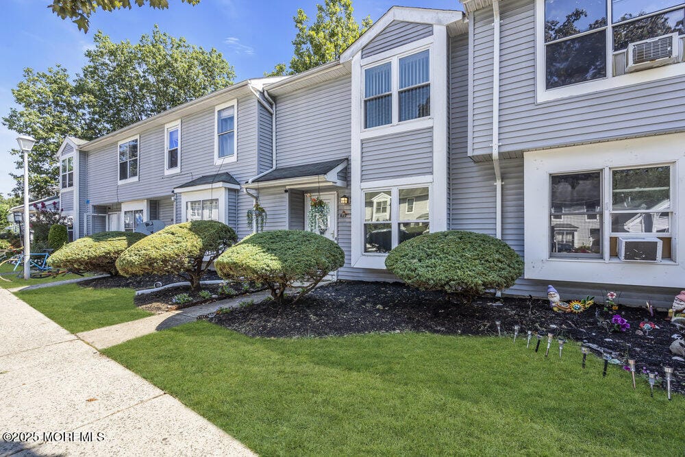 422 Woodlake Manor Drive Image 2