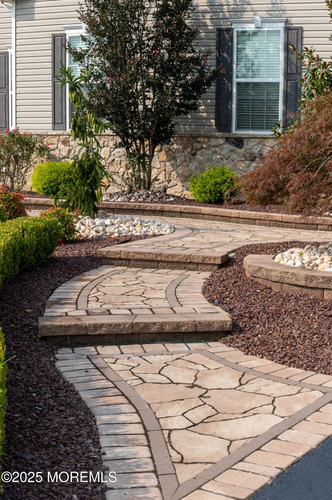 12 Whispering Grove Boulevard Image 4