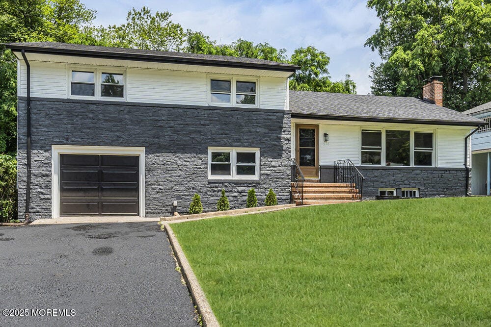 1528 Stuyvesant Avenue Image 2