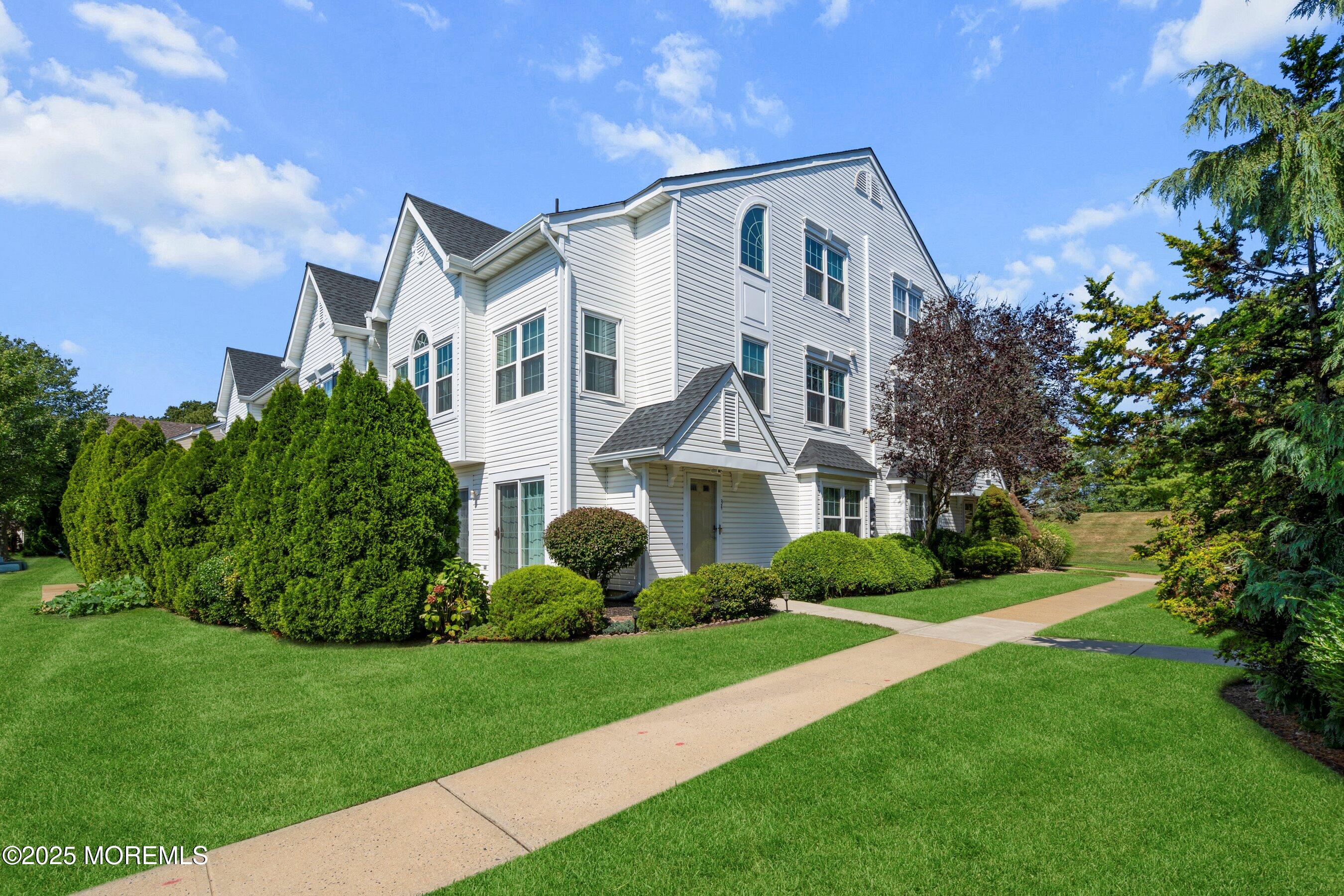 34 Madison Court, Tinton Falls, NJ, 07712