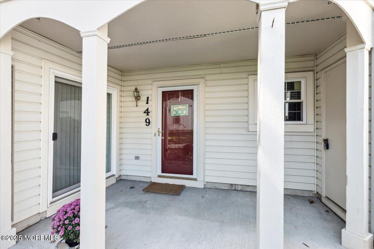 149 Tulip Lane Image 5