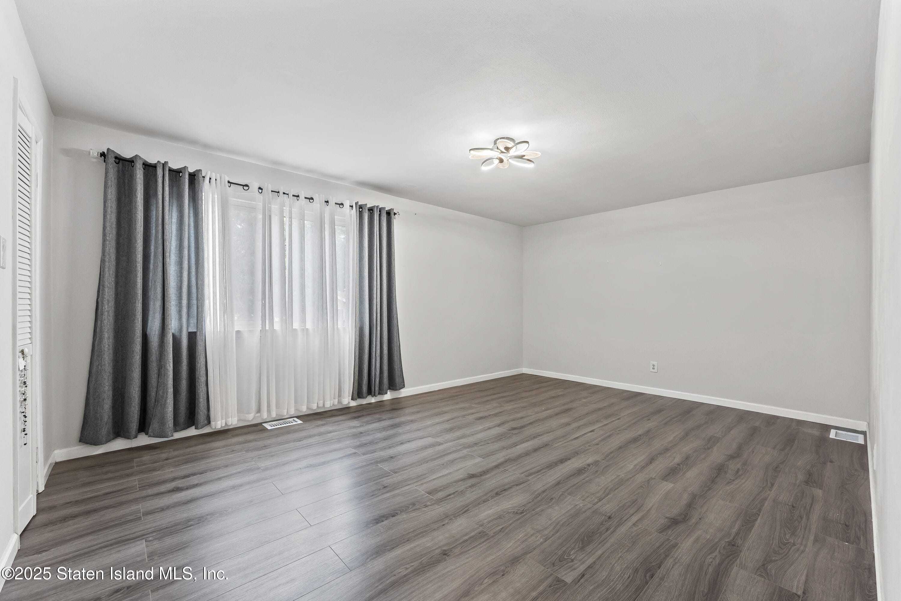 52 Timber Ridge Drive, Staten Island, NY, 10306 image 16